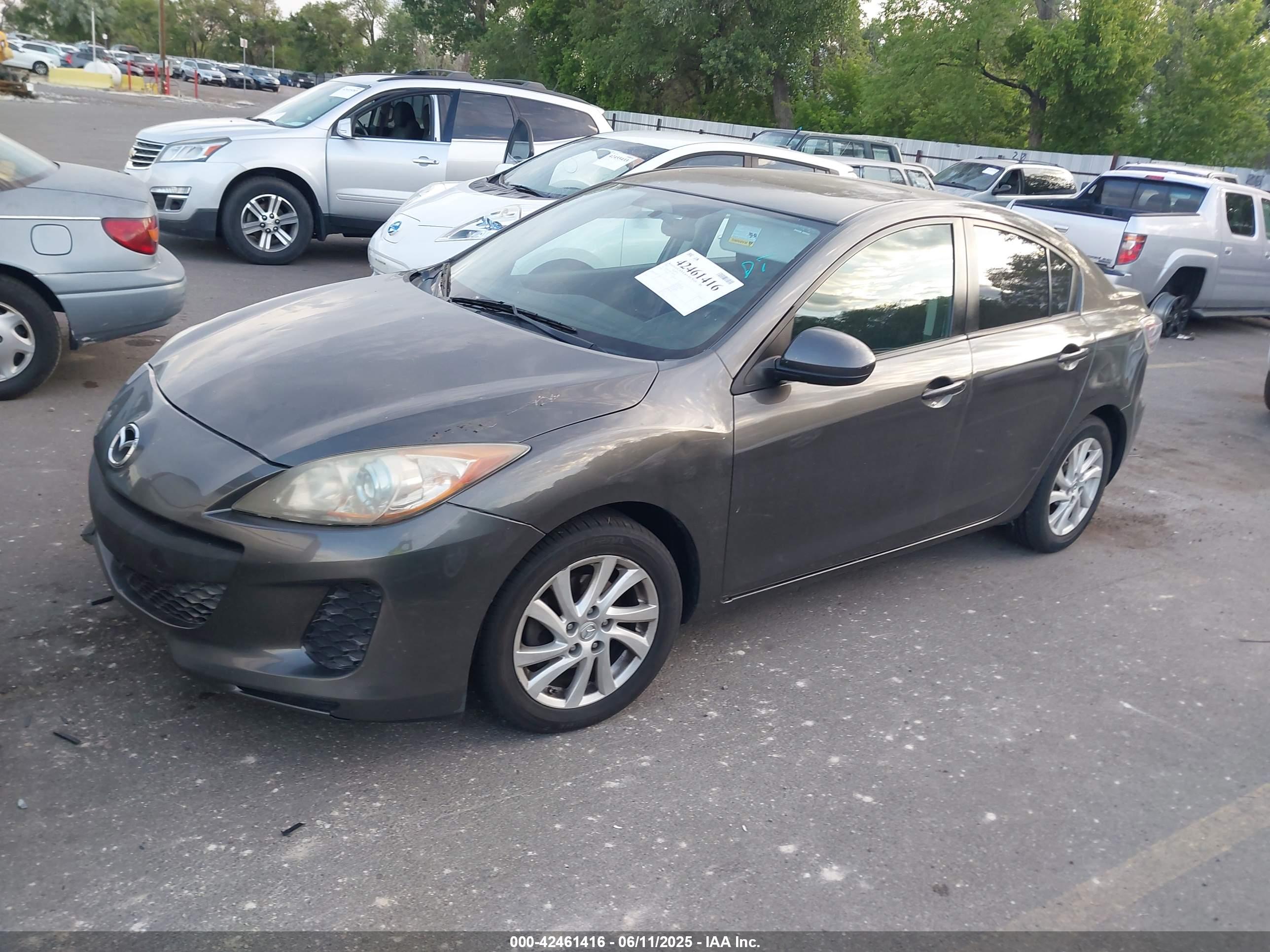 MAZDA MAZDA3 image 2