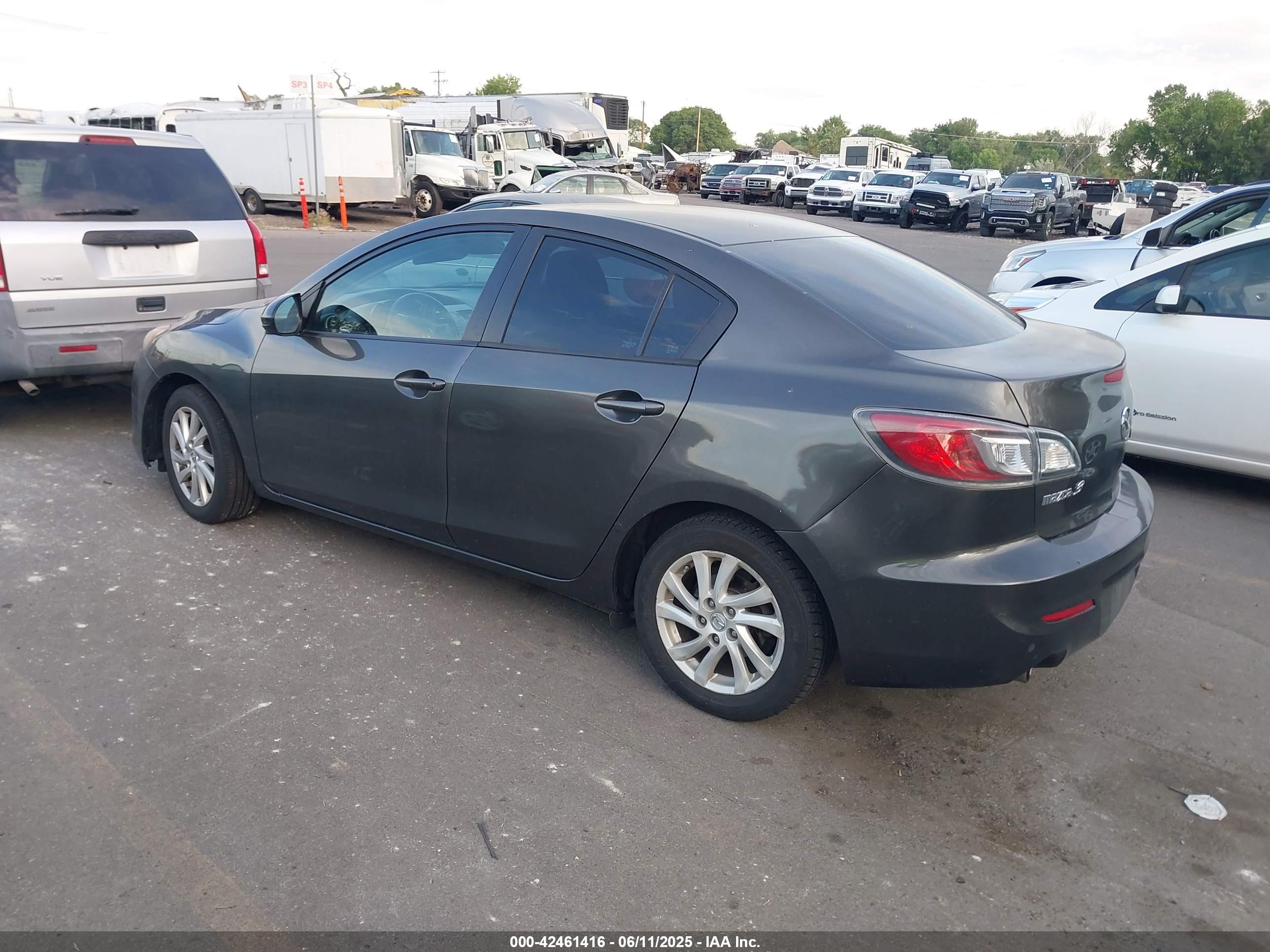MAZDA MAZDA3 image 3