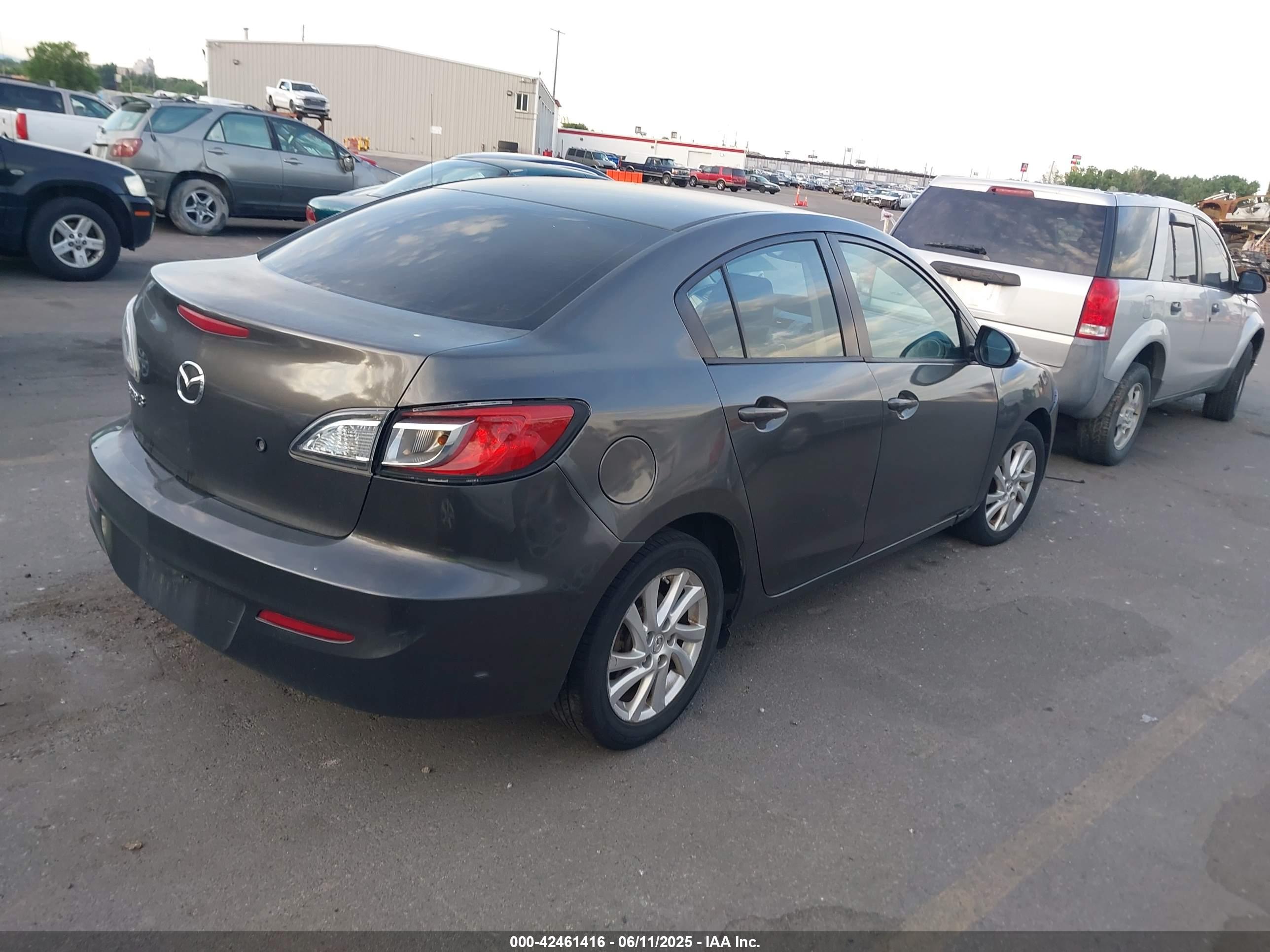 MAZDA MAZDA3 image 4