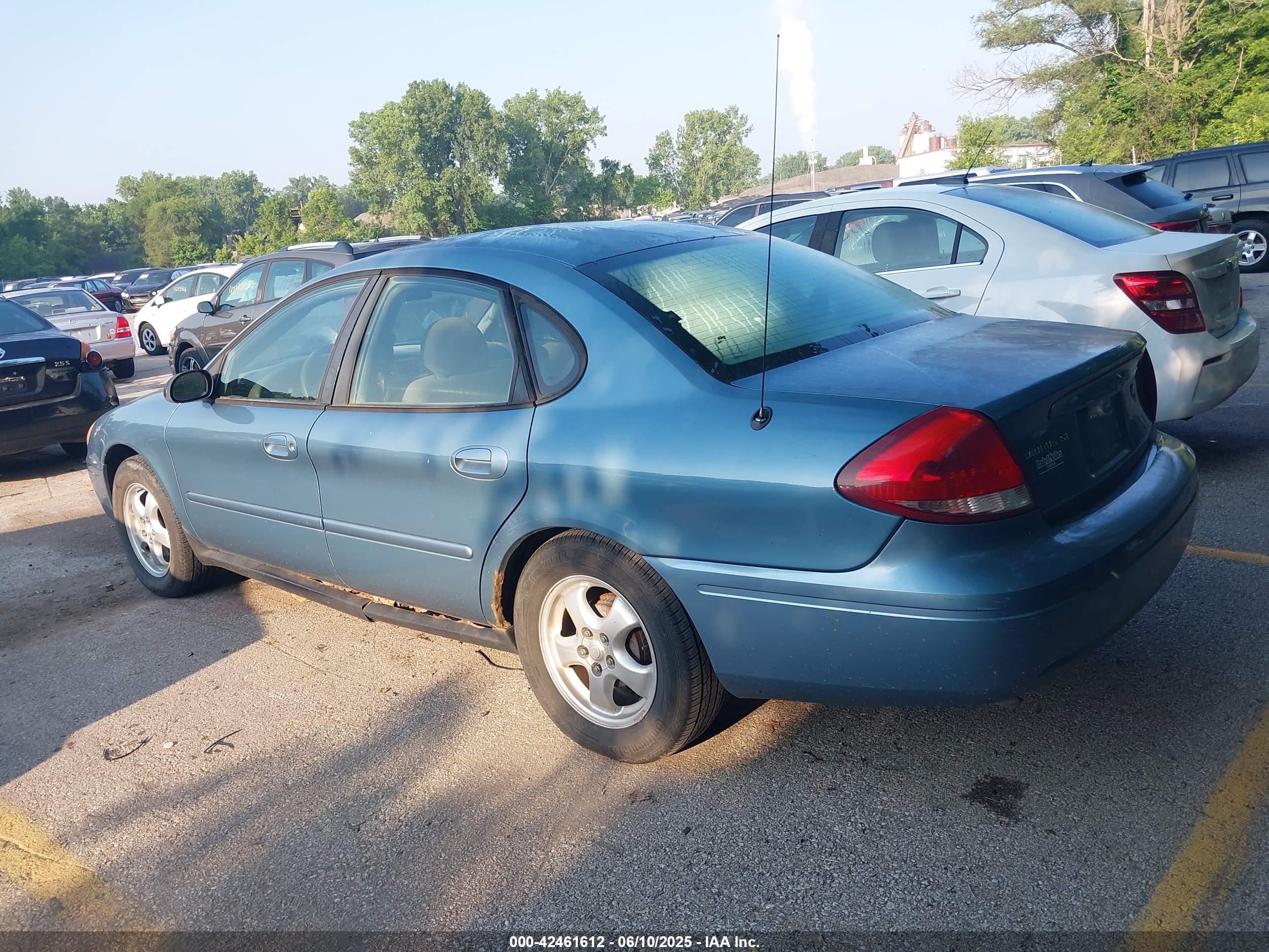 FORD TAURUS image 3