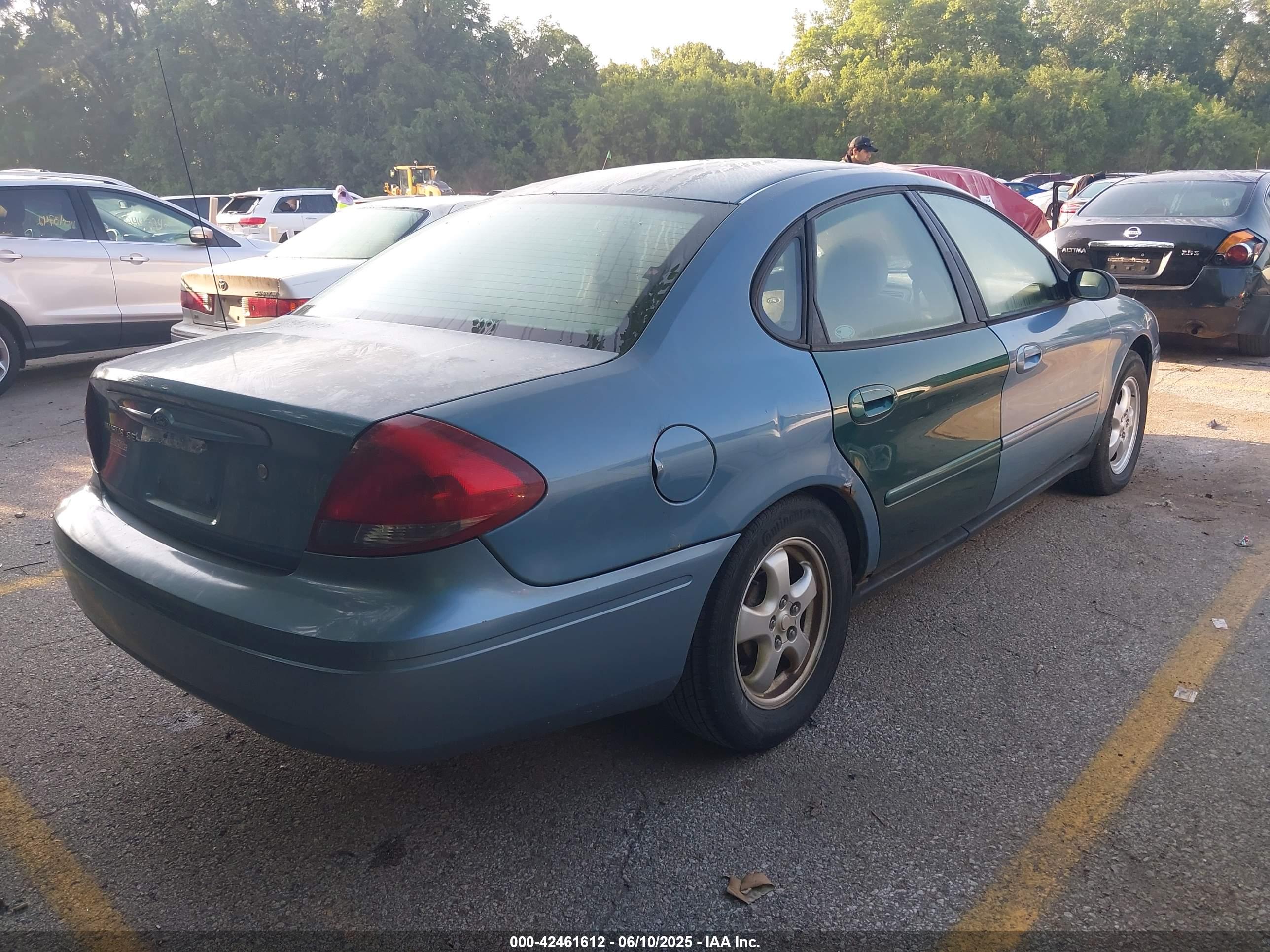 FORD TAURUS image 4