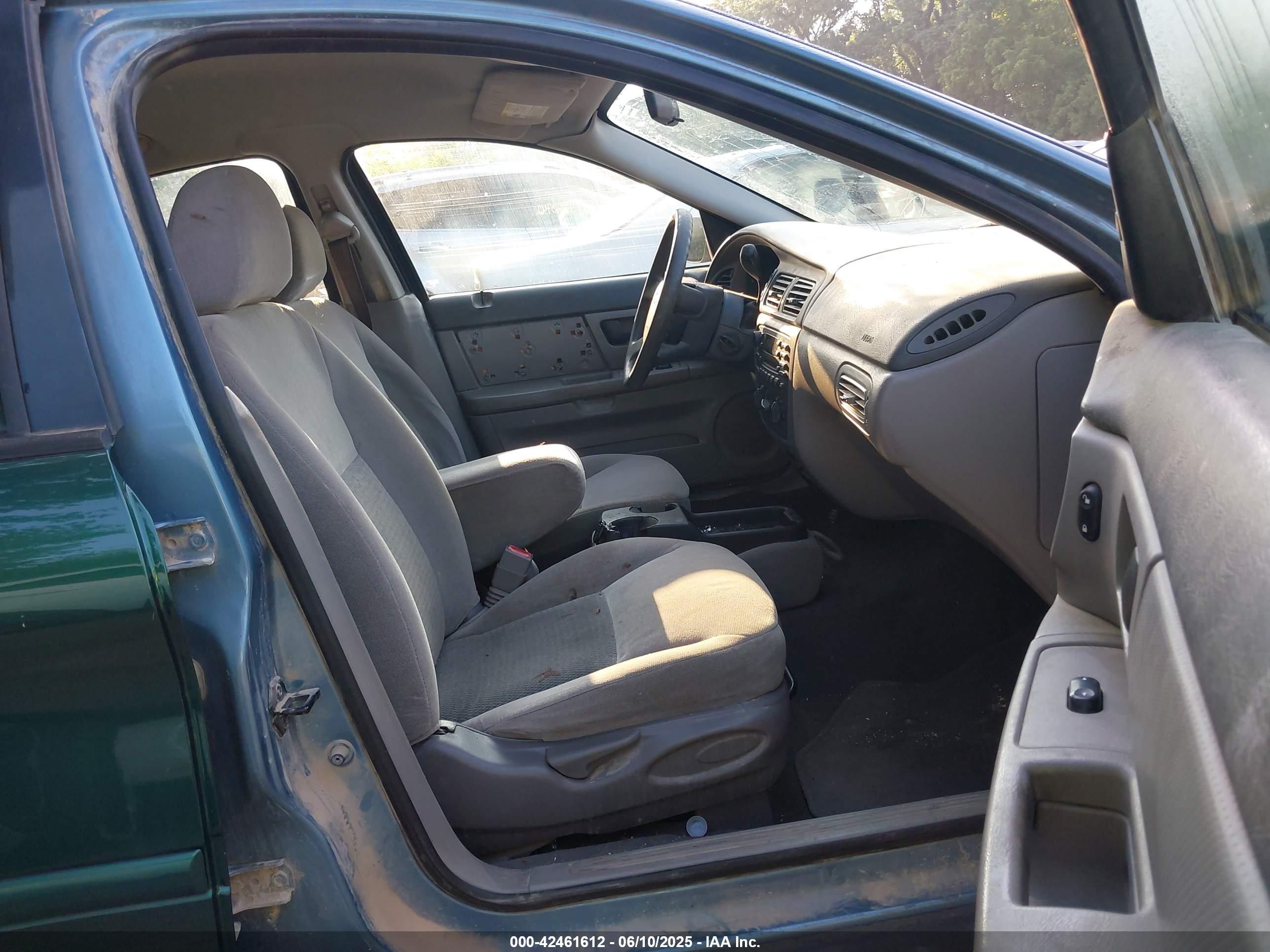 FORD TAURUS image 5