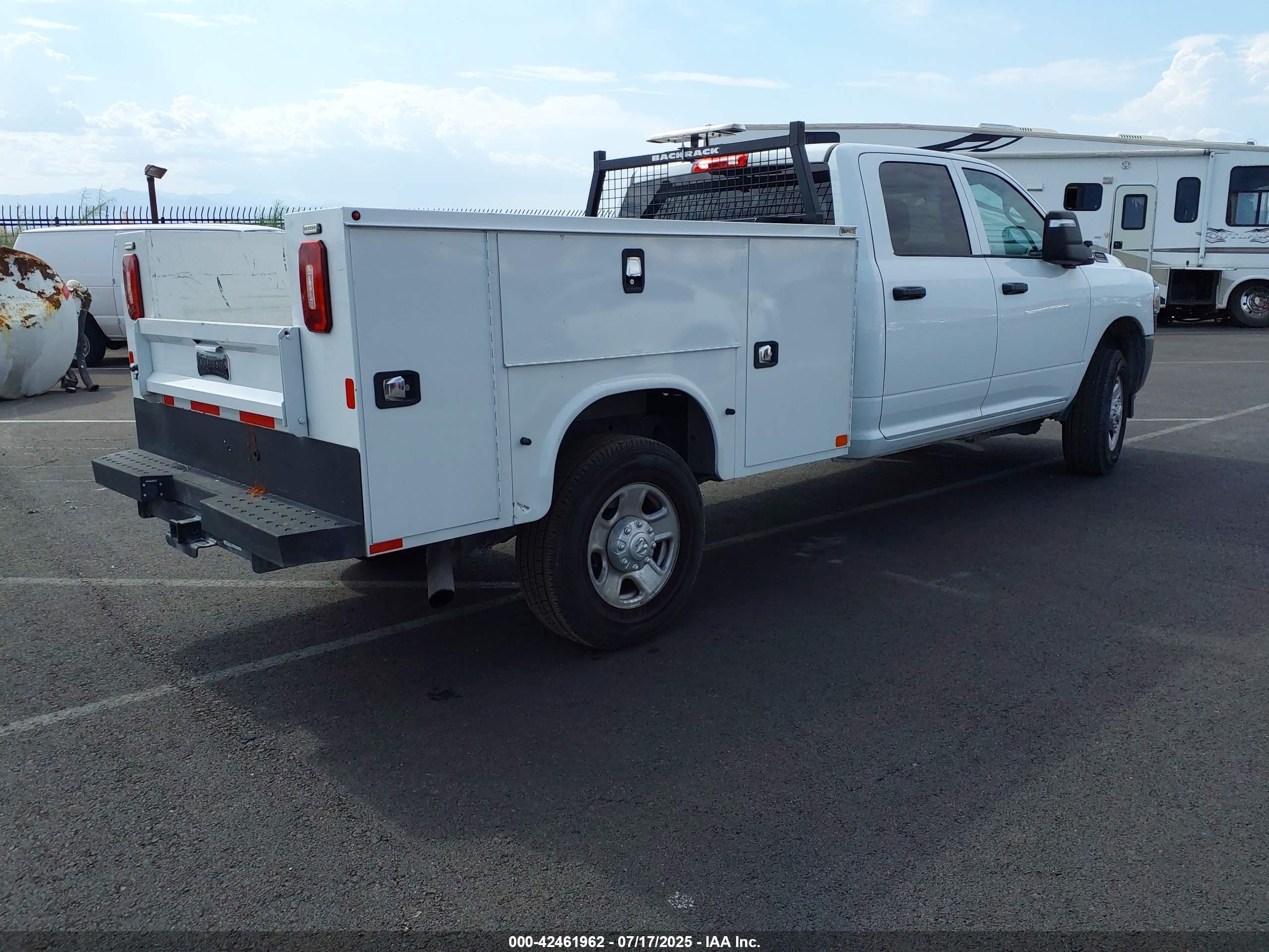 RAM 3500 image 4