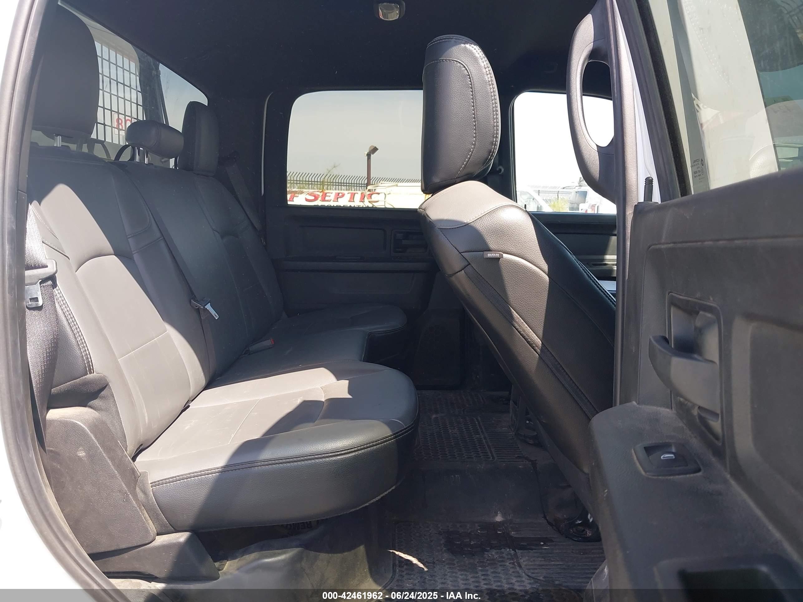 RAM 3500 image 8