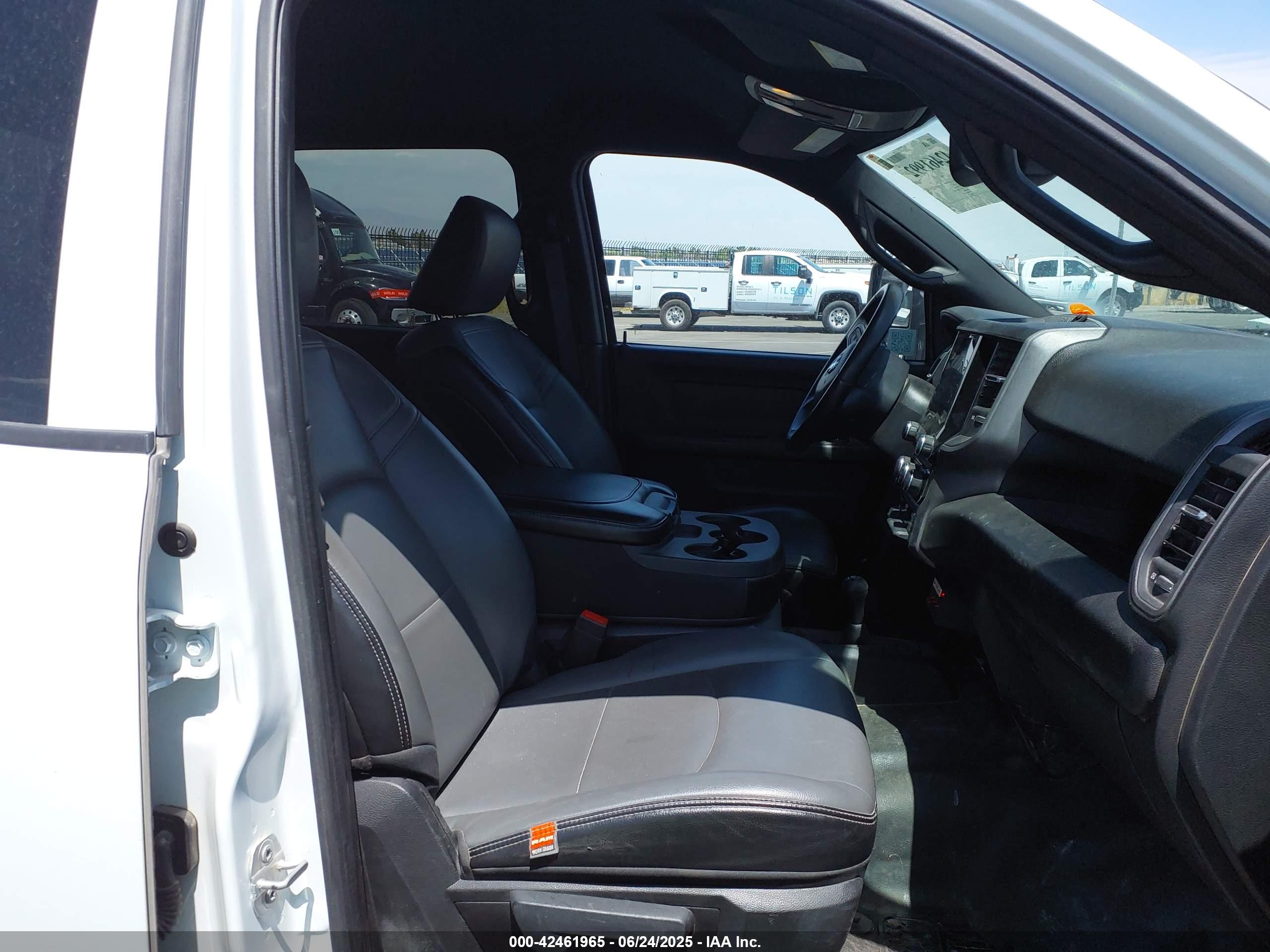 RAM 3500 image 8