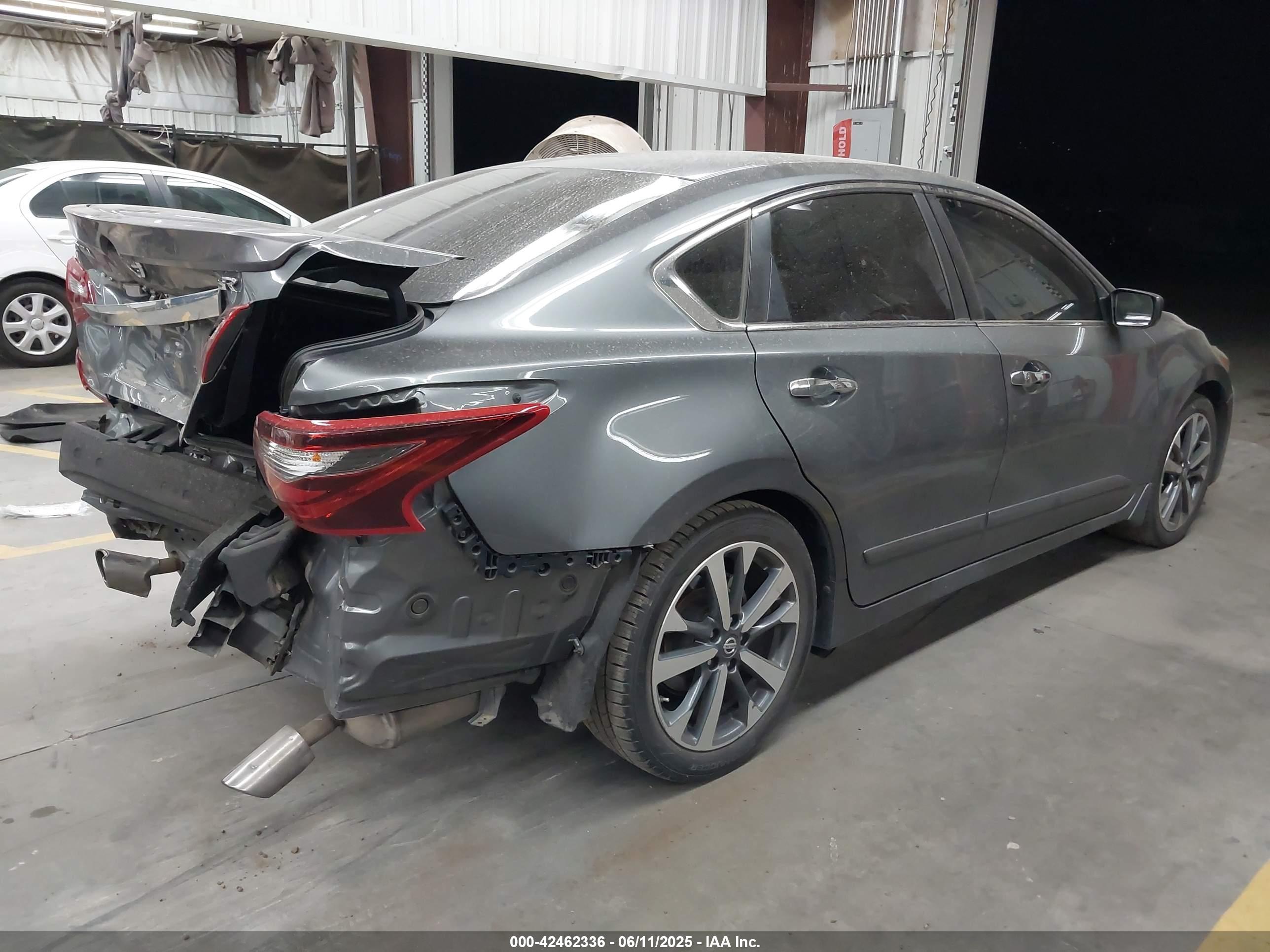 NISSAN ALTIMA image 4