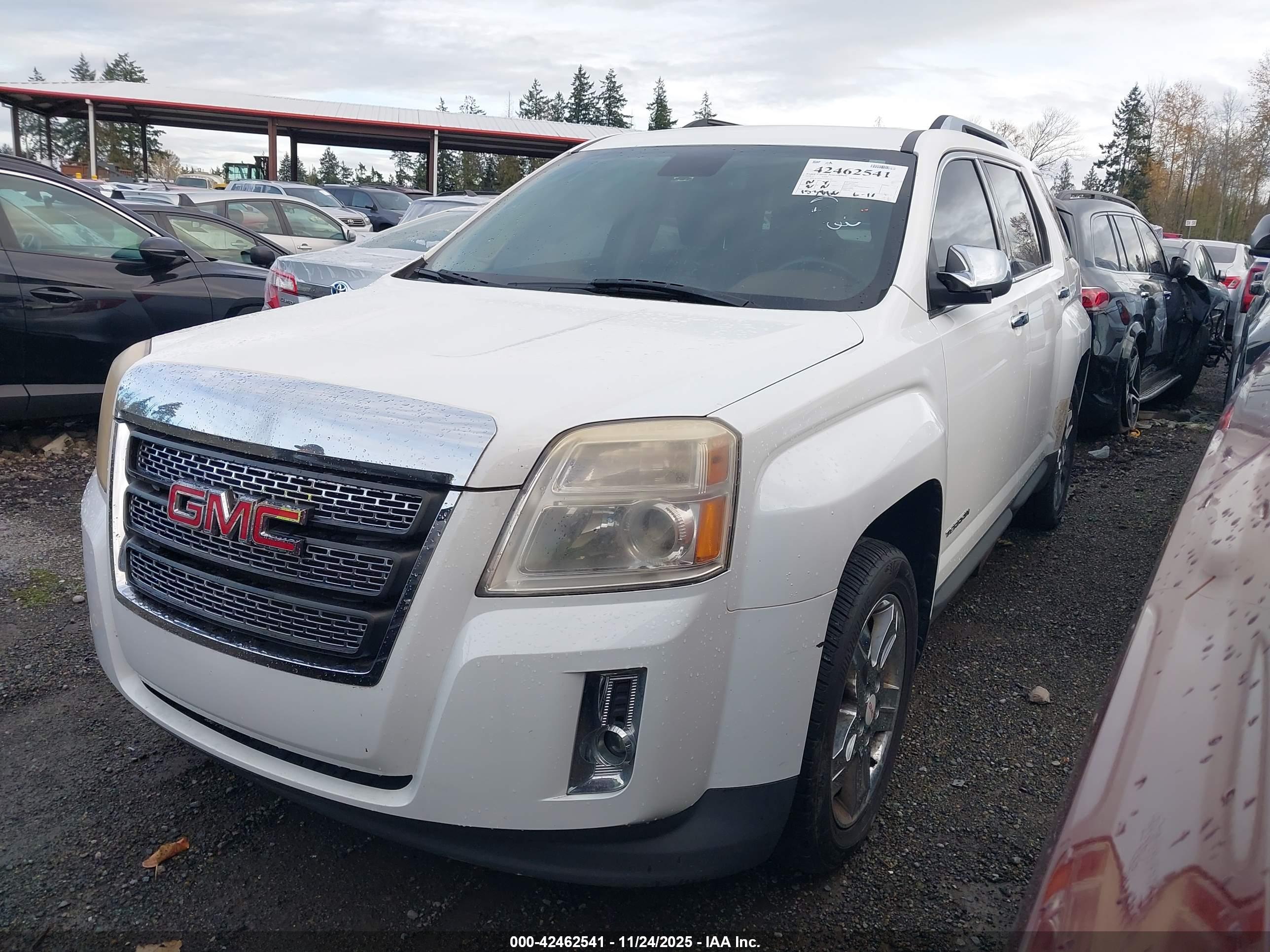 GMC TERRAIN image 2