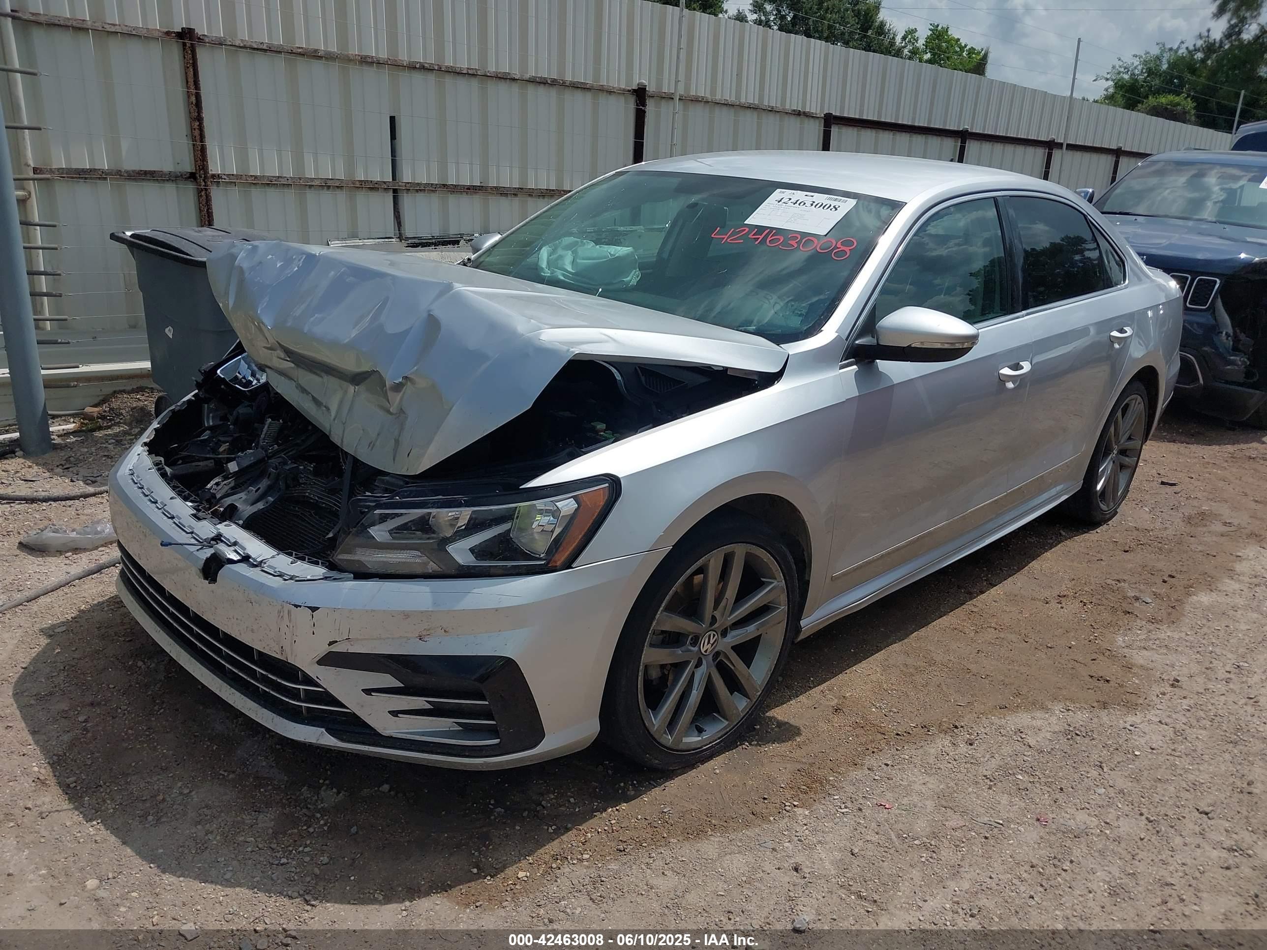 VOLKSWAGEN PASSAT image 2