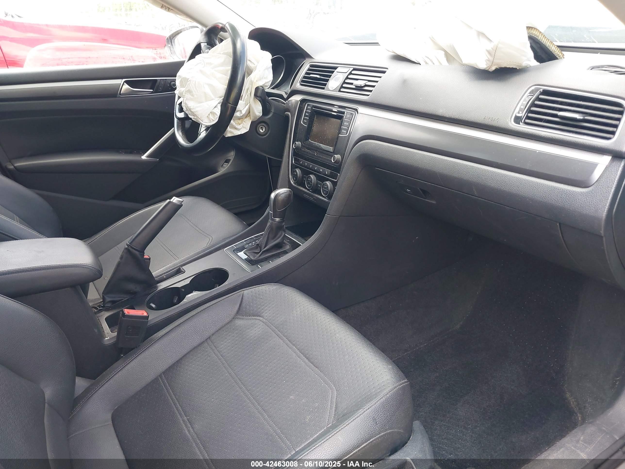 VOLKSWAGEN PASSAT image 5