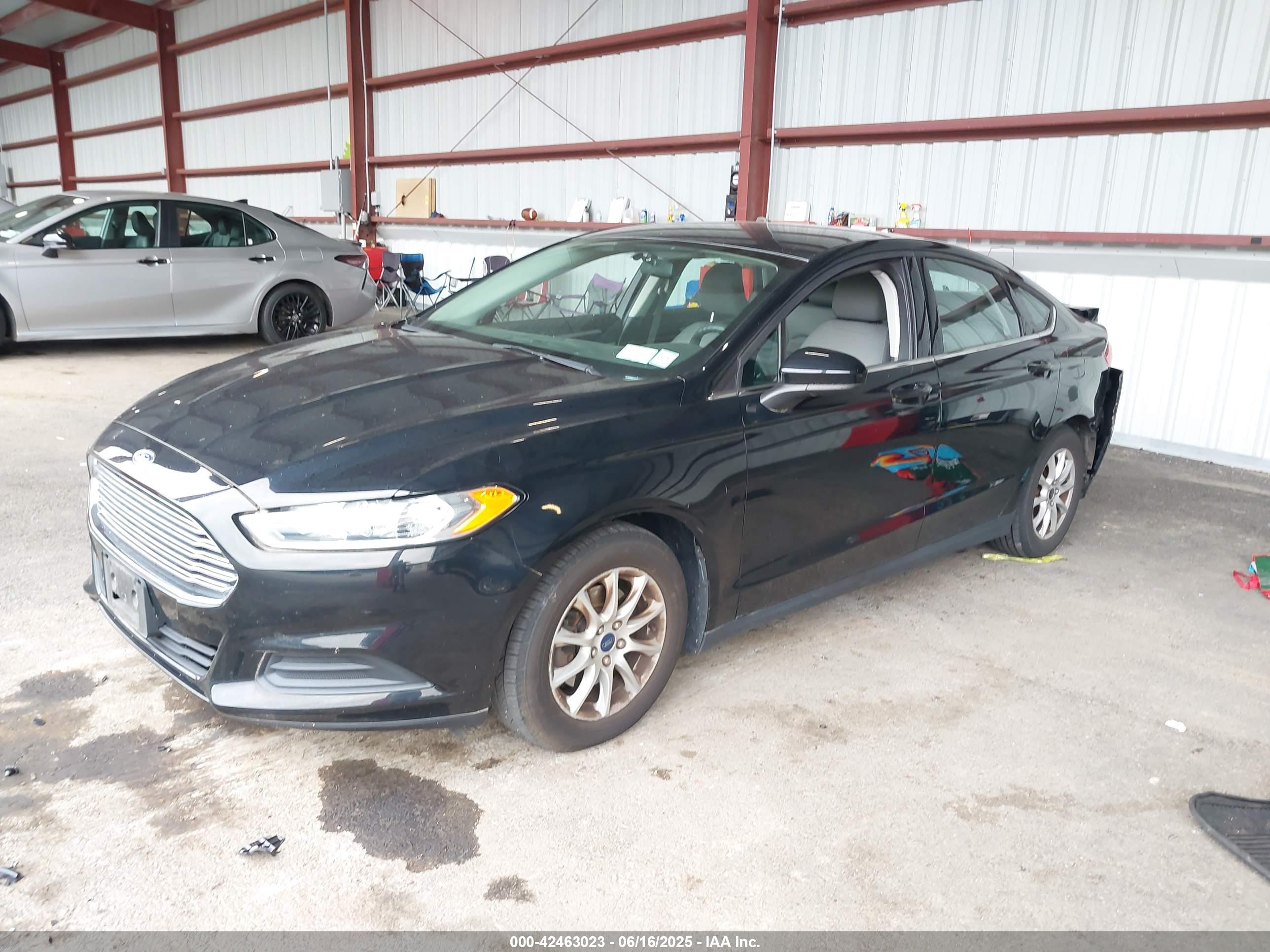 FORD FUSION image 2