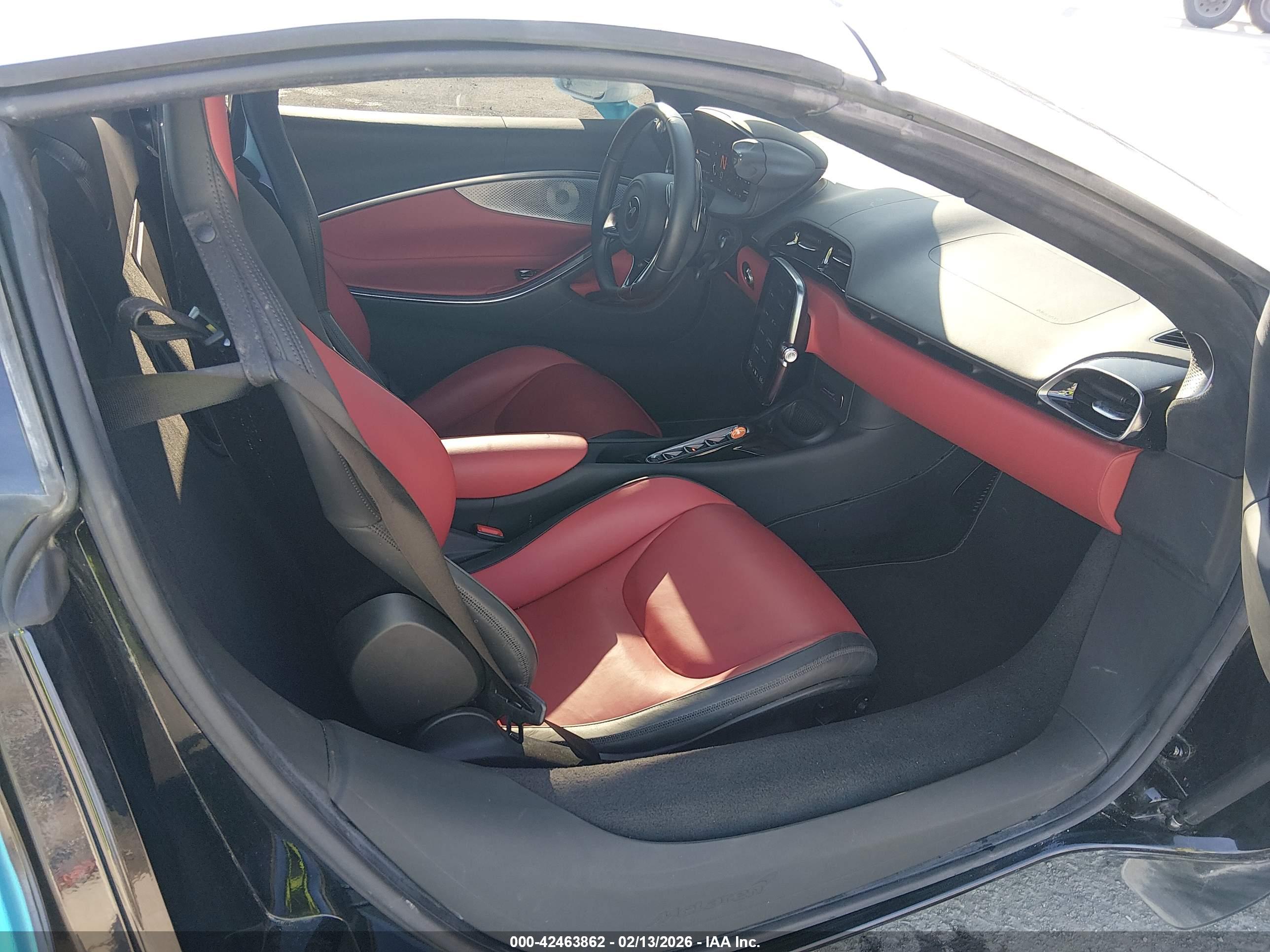 MCLAREN ARTURA image 5