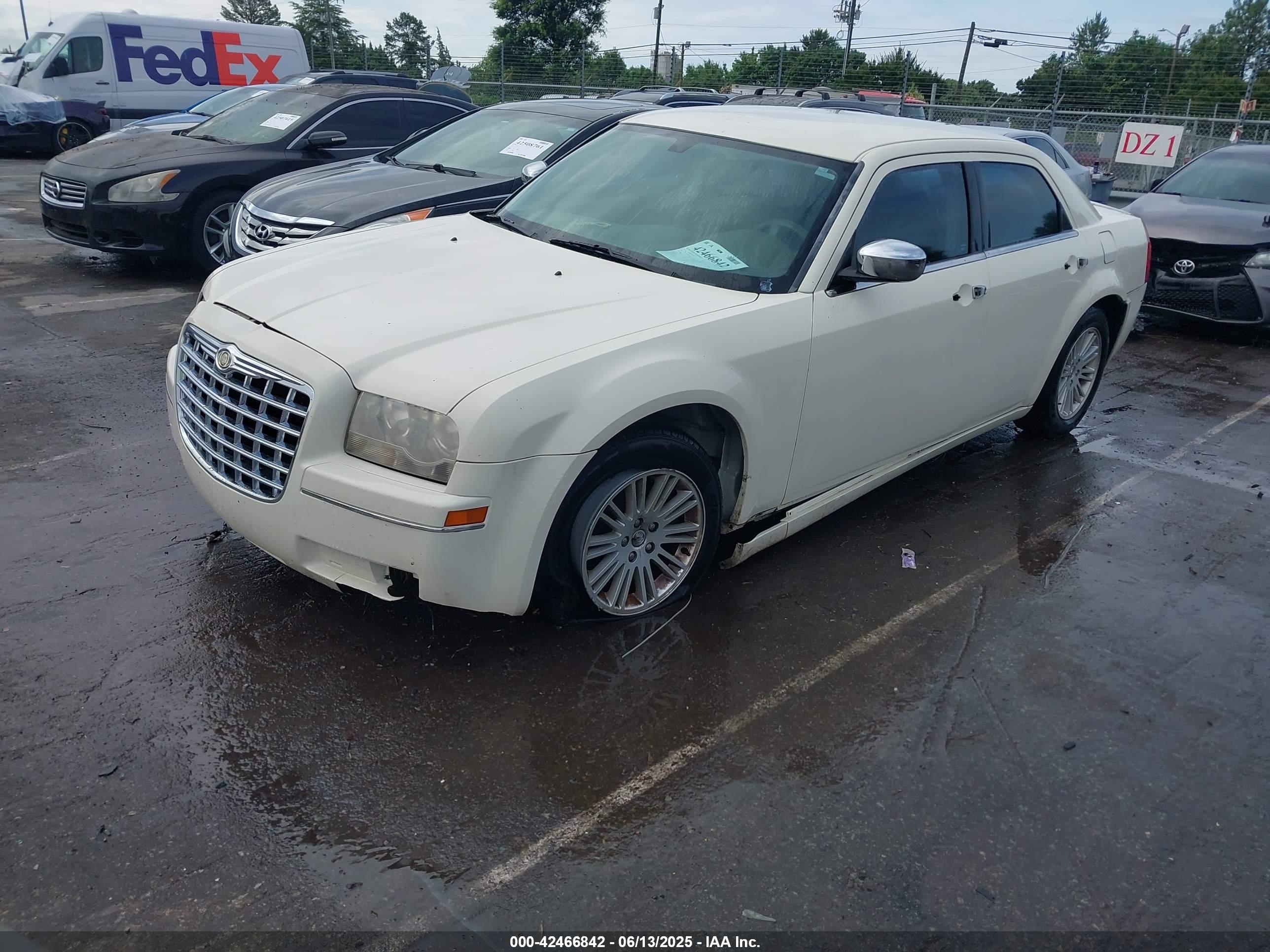 CHRYSLER 300 image 2