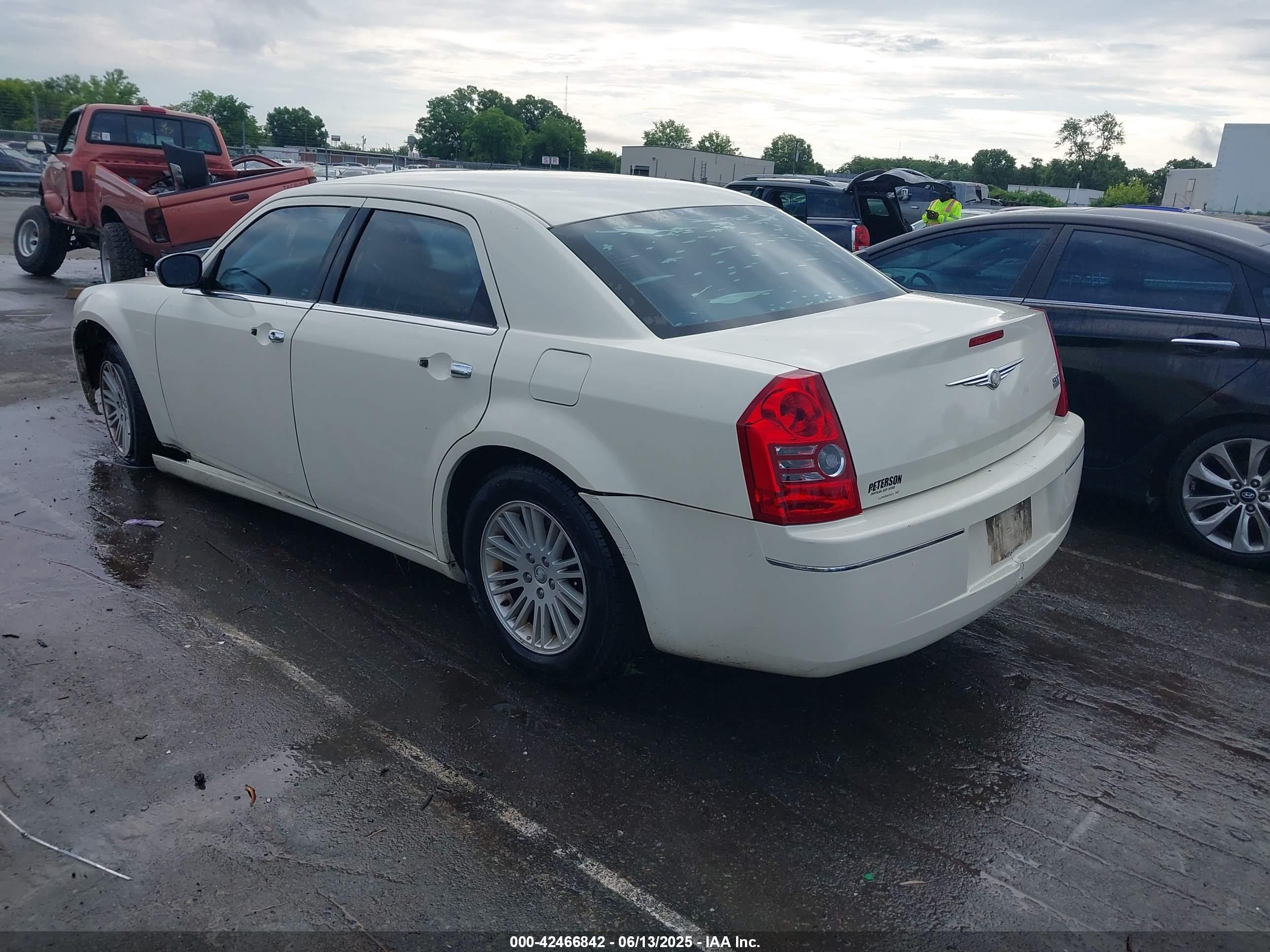 CHRYSLER 300 image 3