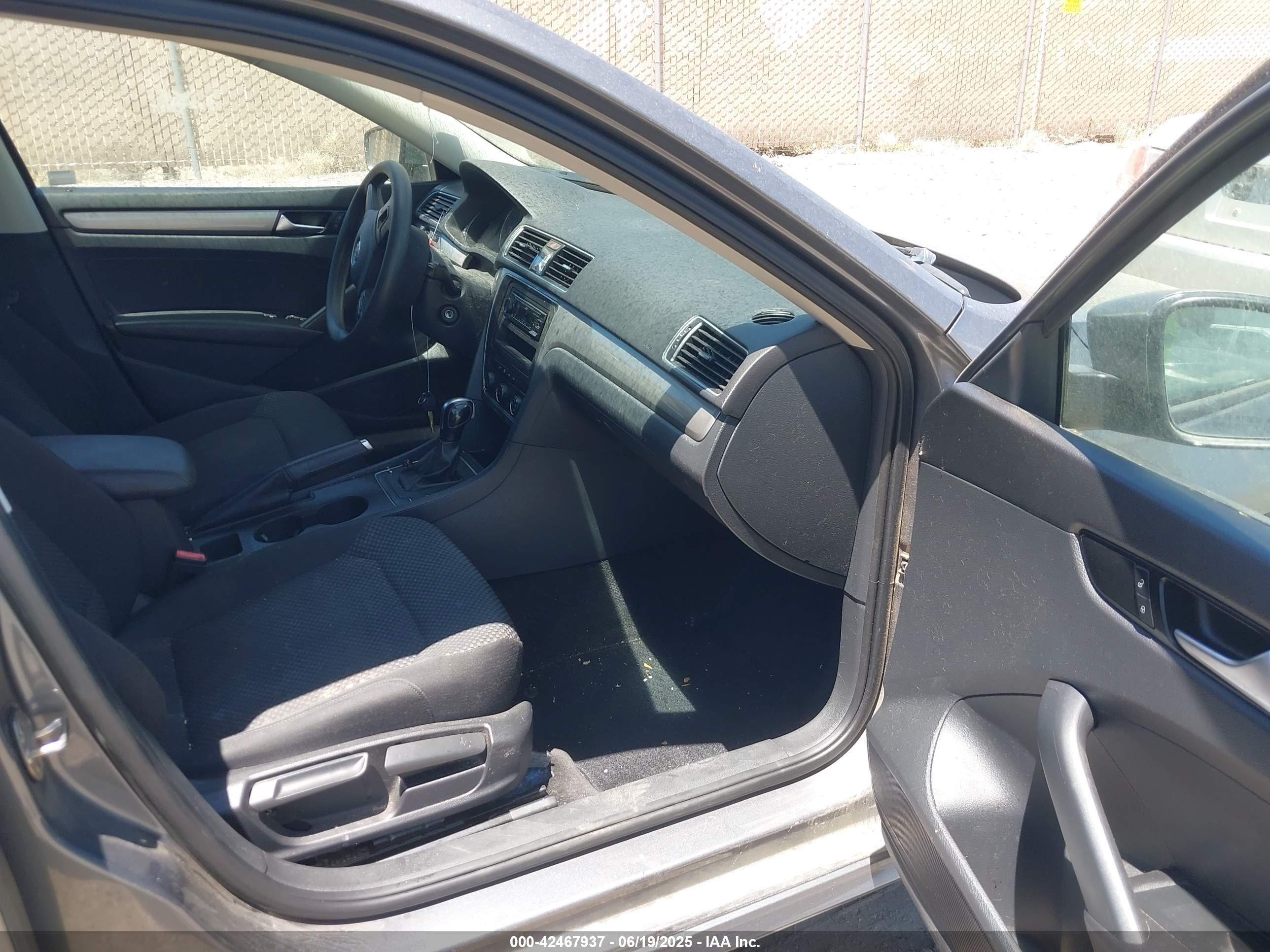VOLKSWAGEN PASSAT image 5