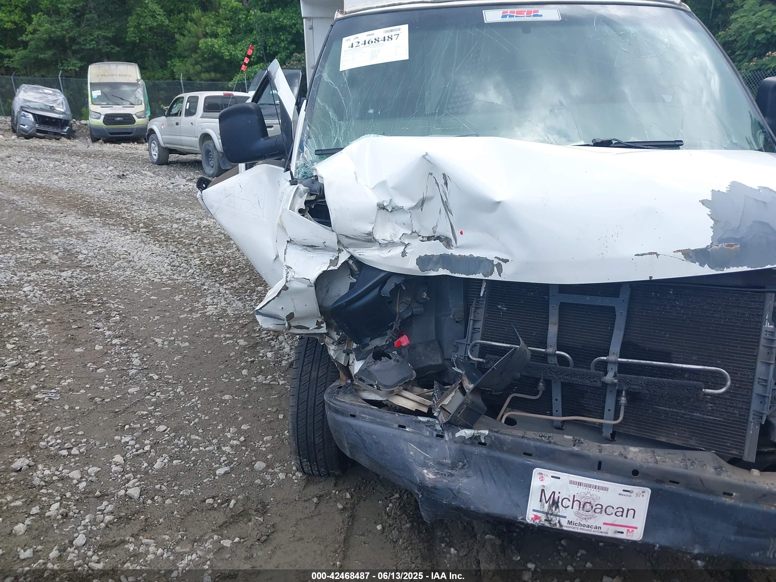 CHEVROLET EXPRESS image 6