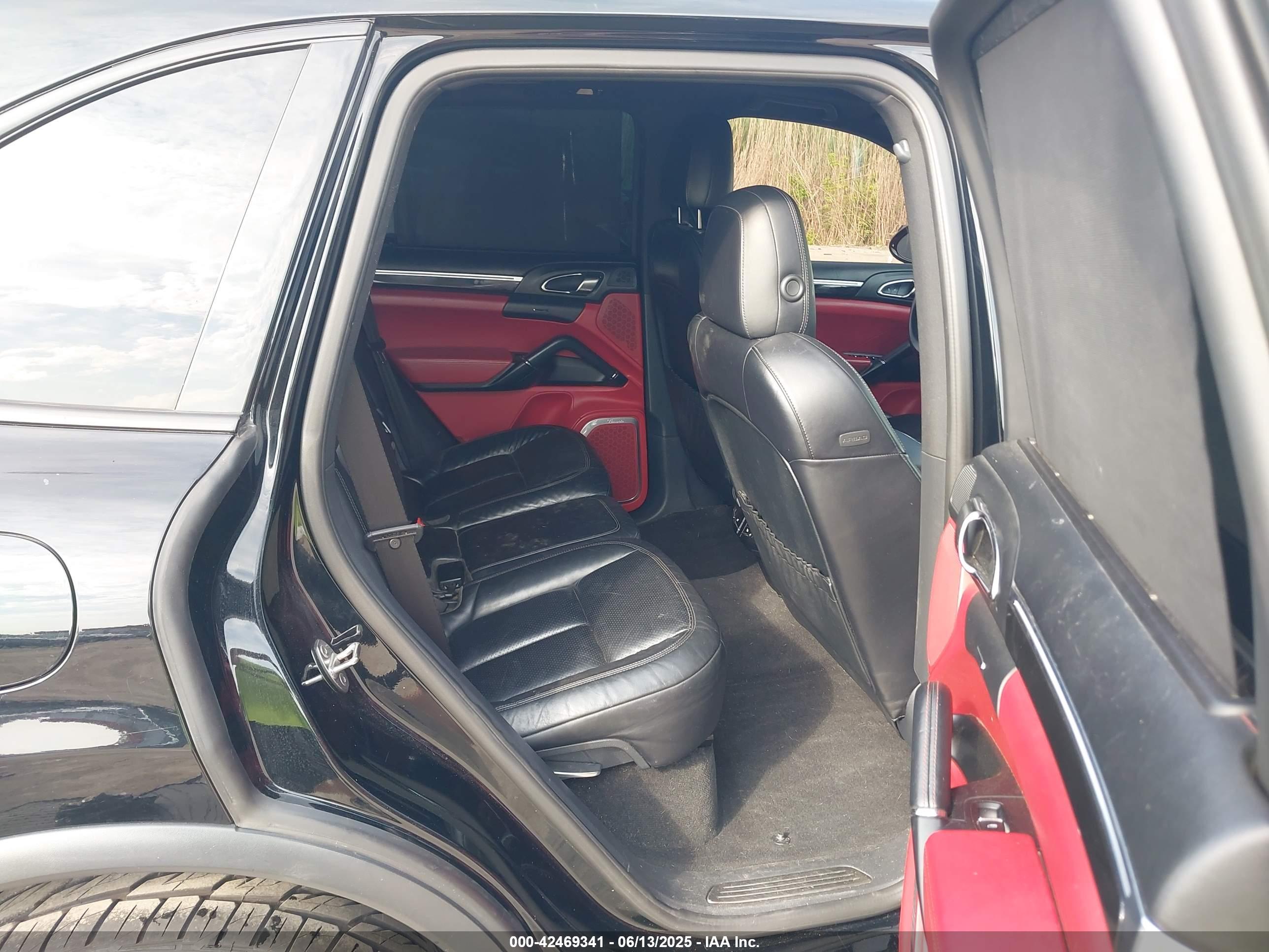 PORSCHE CAYENNE image 8