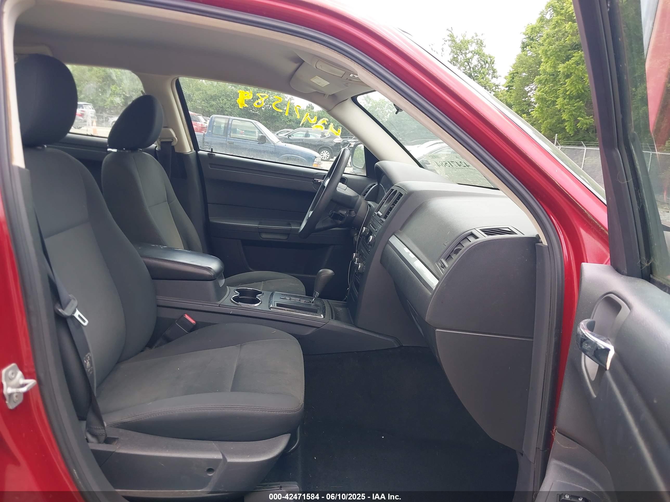 CHRYSLER 300 image 5