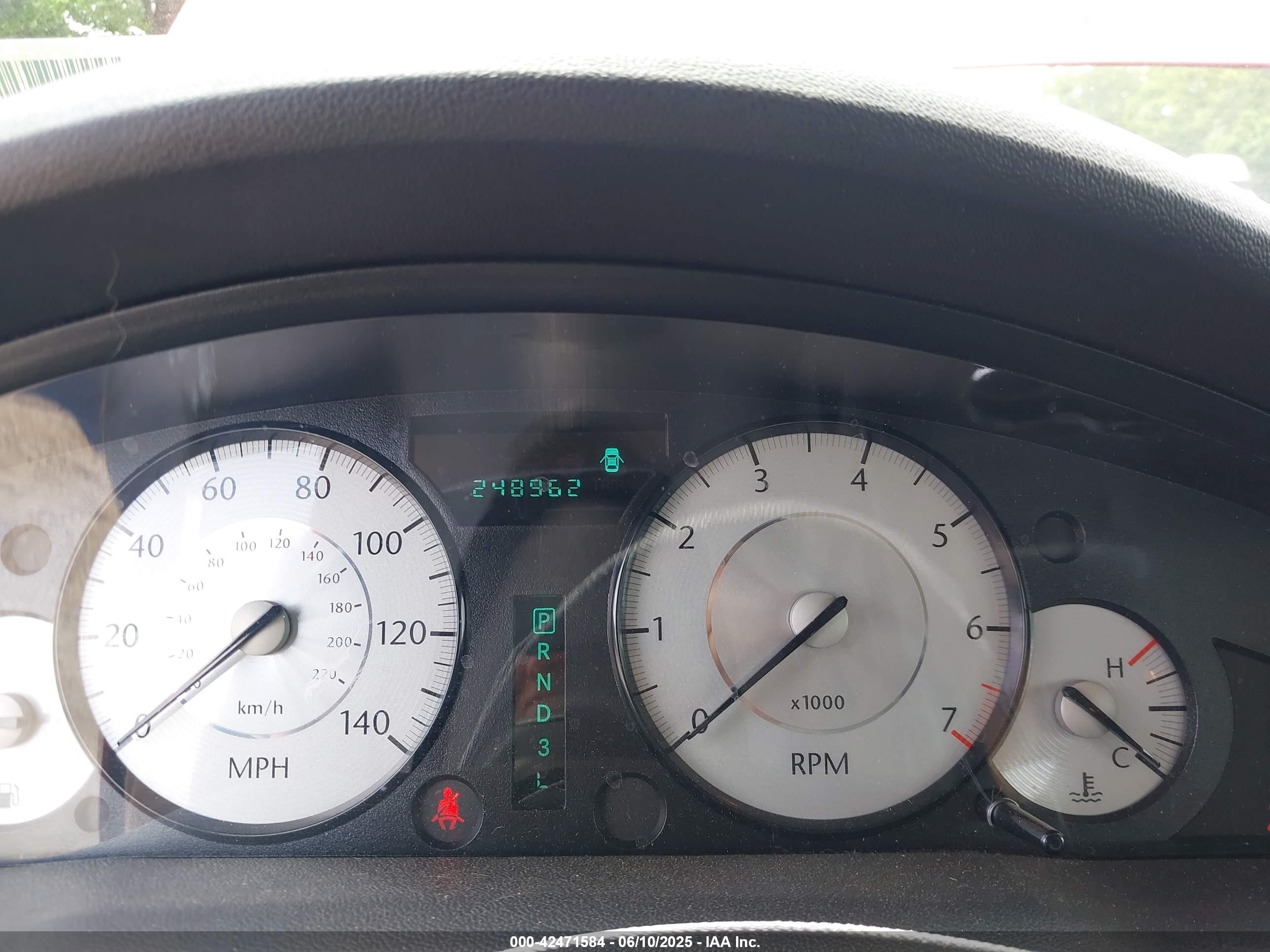CHRYSLER 300 image 7