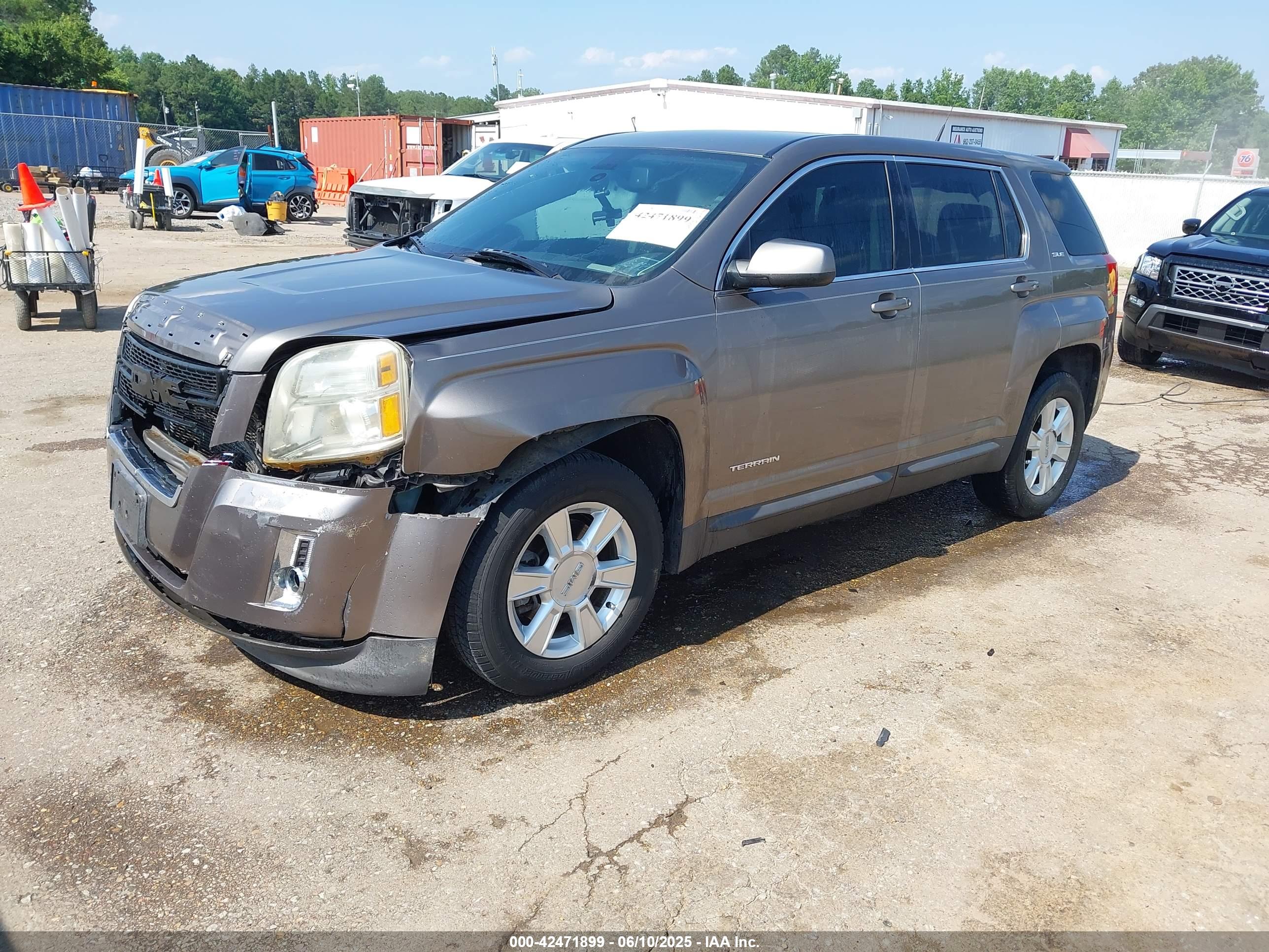 GMC TERRAIN image 2
