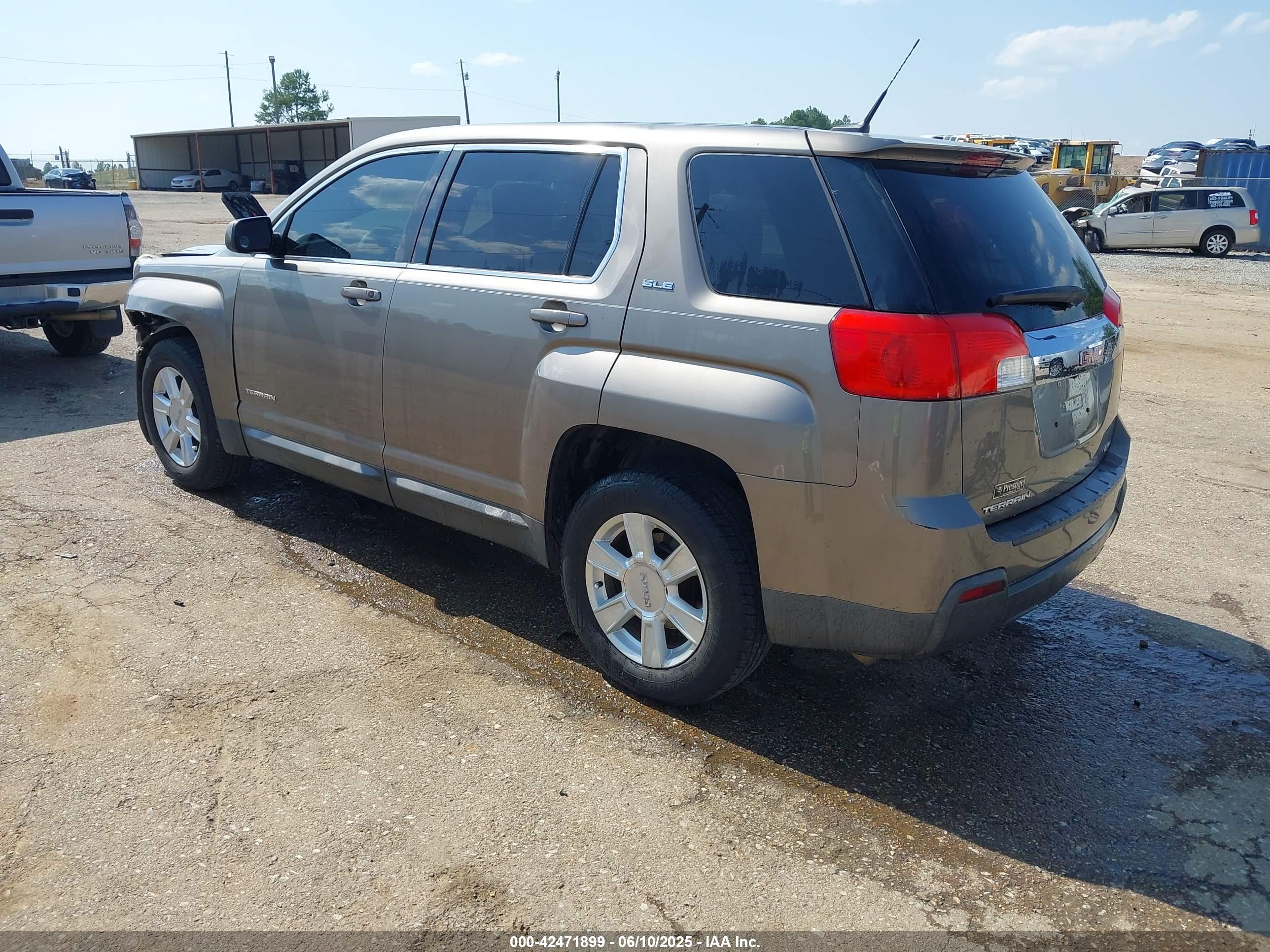 GMC TERRAIN image 3