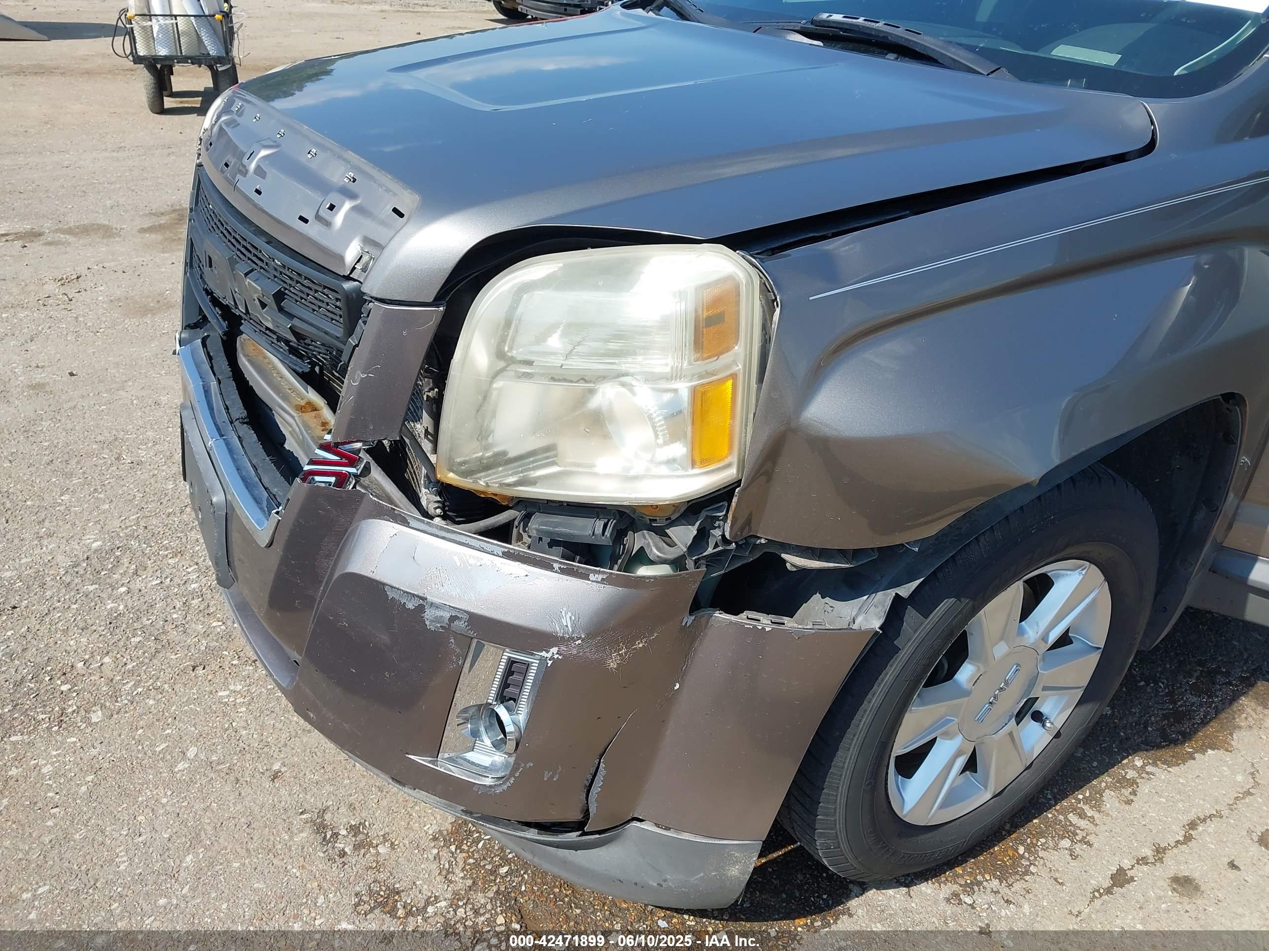 GMC TERRAIN image 6