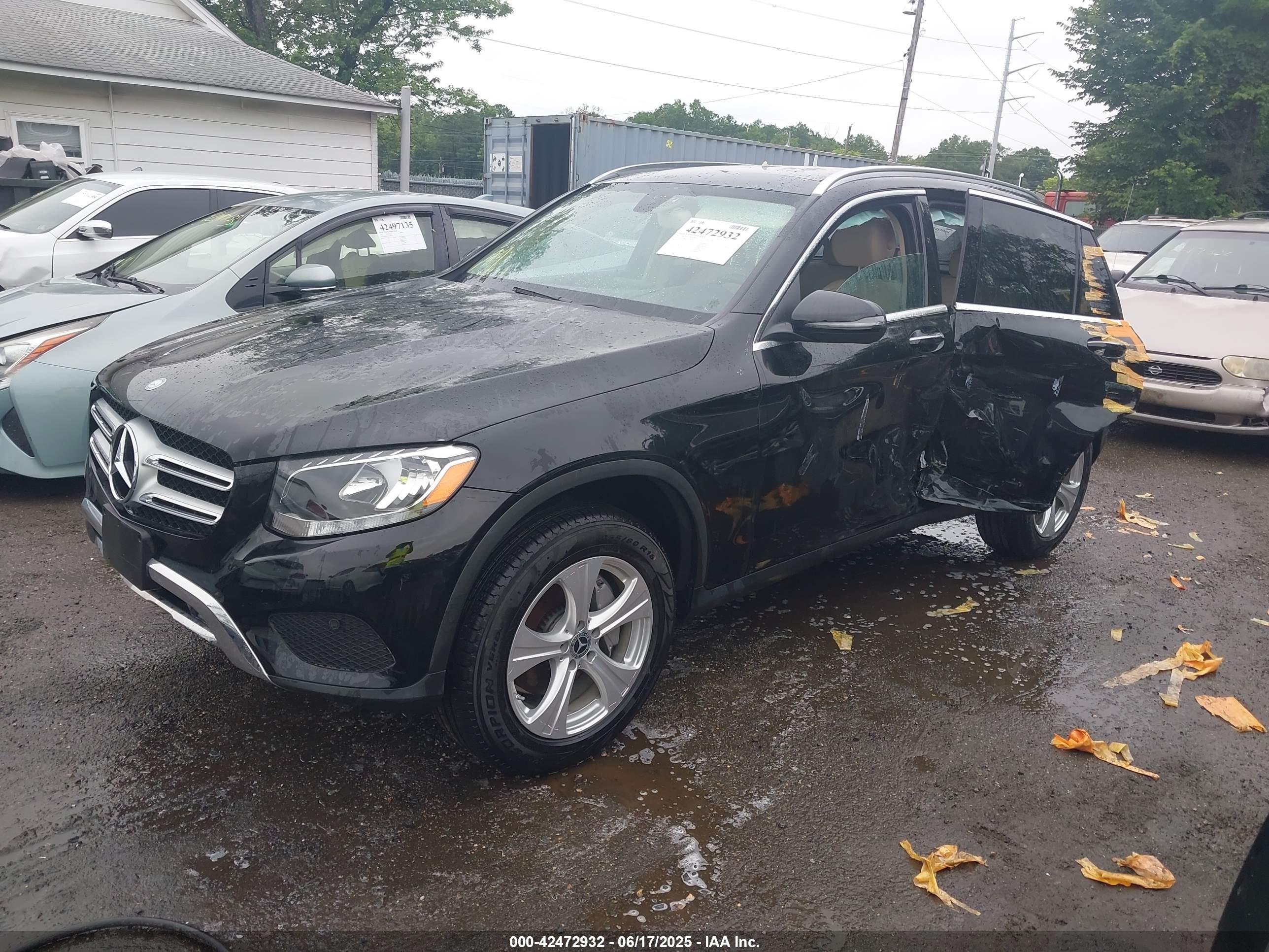 MERCEDES-BENZ GLC image 2