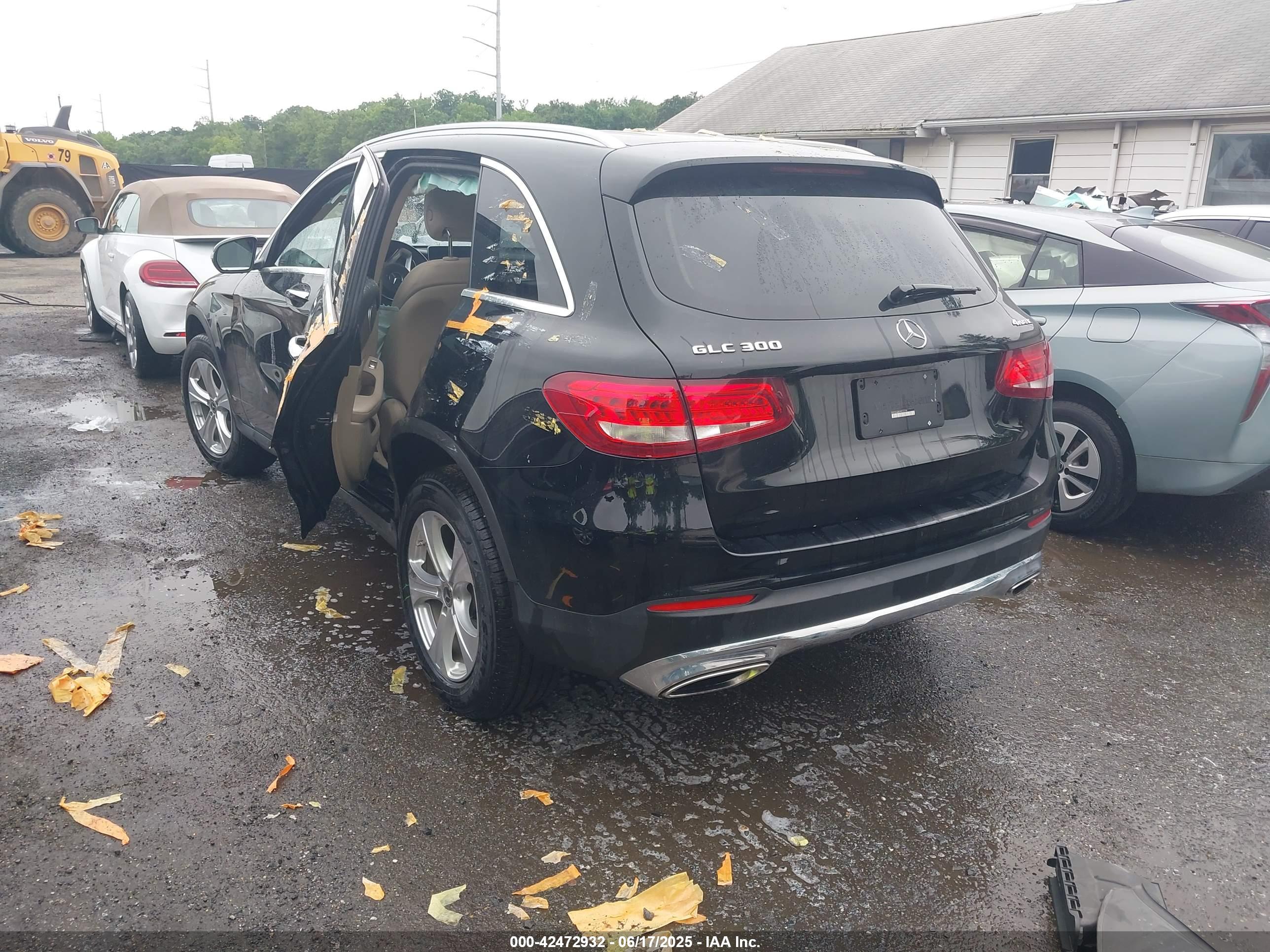 MERCEDES-BENZ GLC image 3