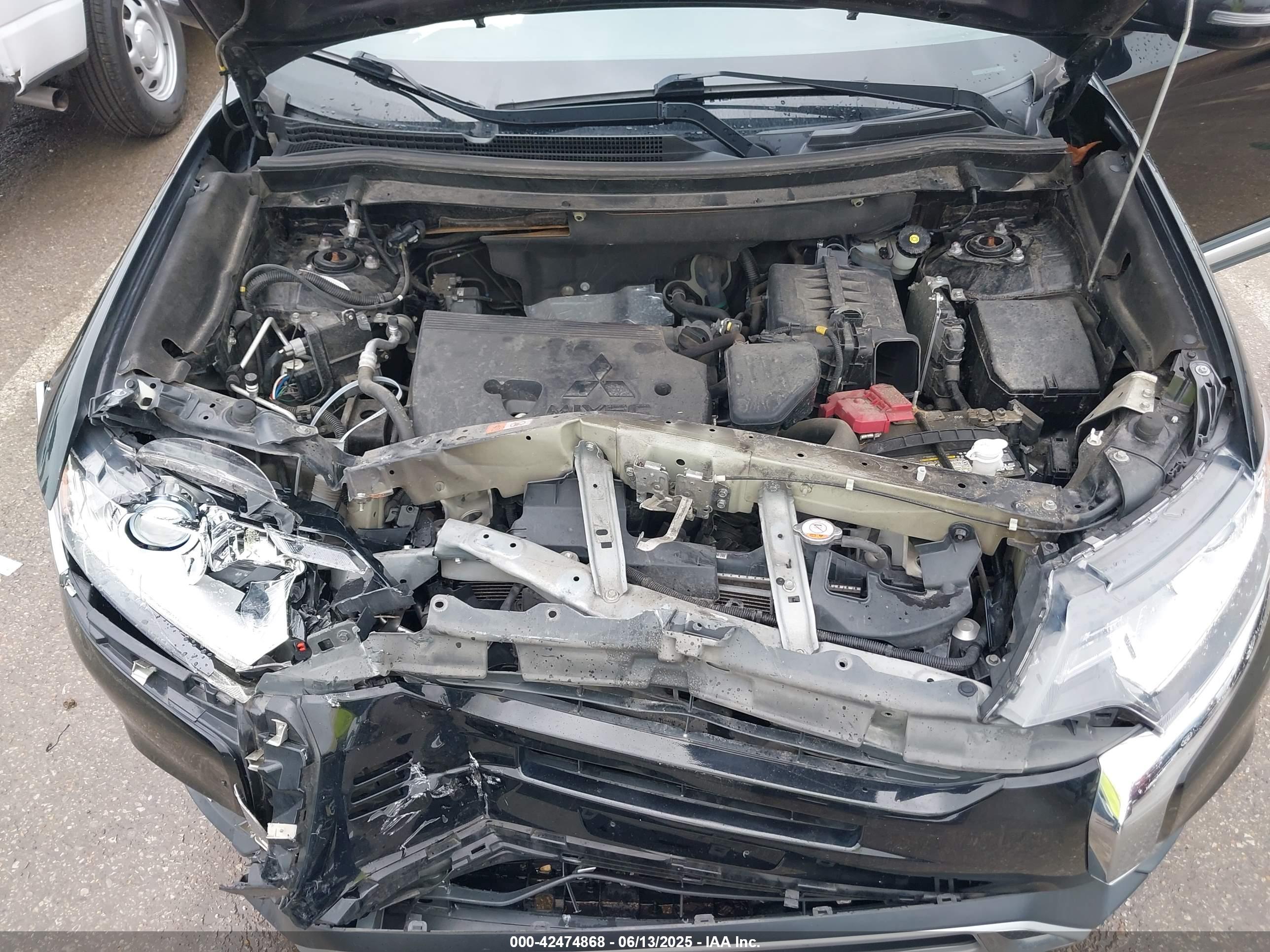 MITSUBISHI OUTLANDER image 10