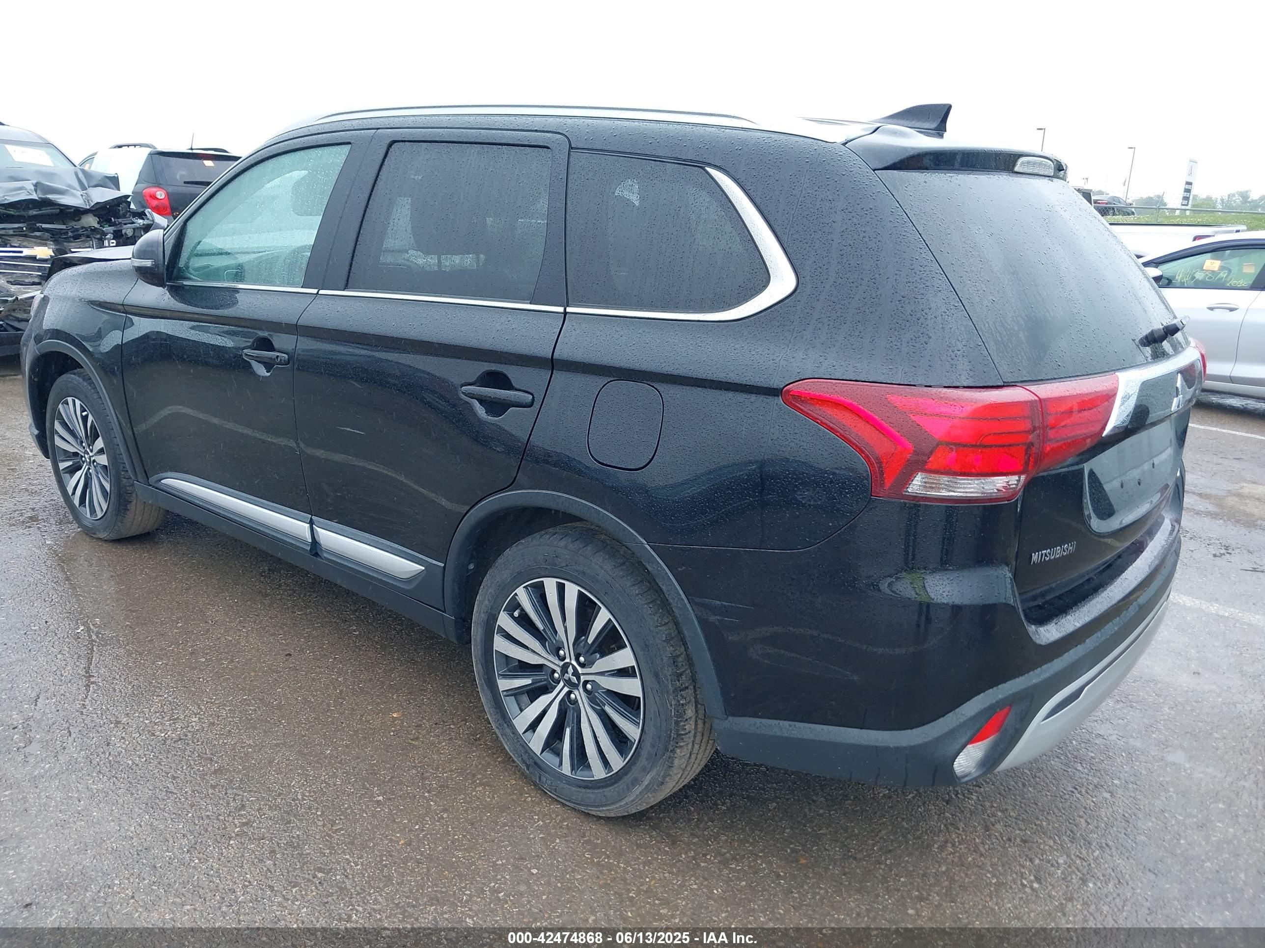 MITSUBISHI OUTLANDER image 3