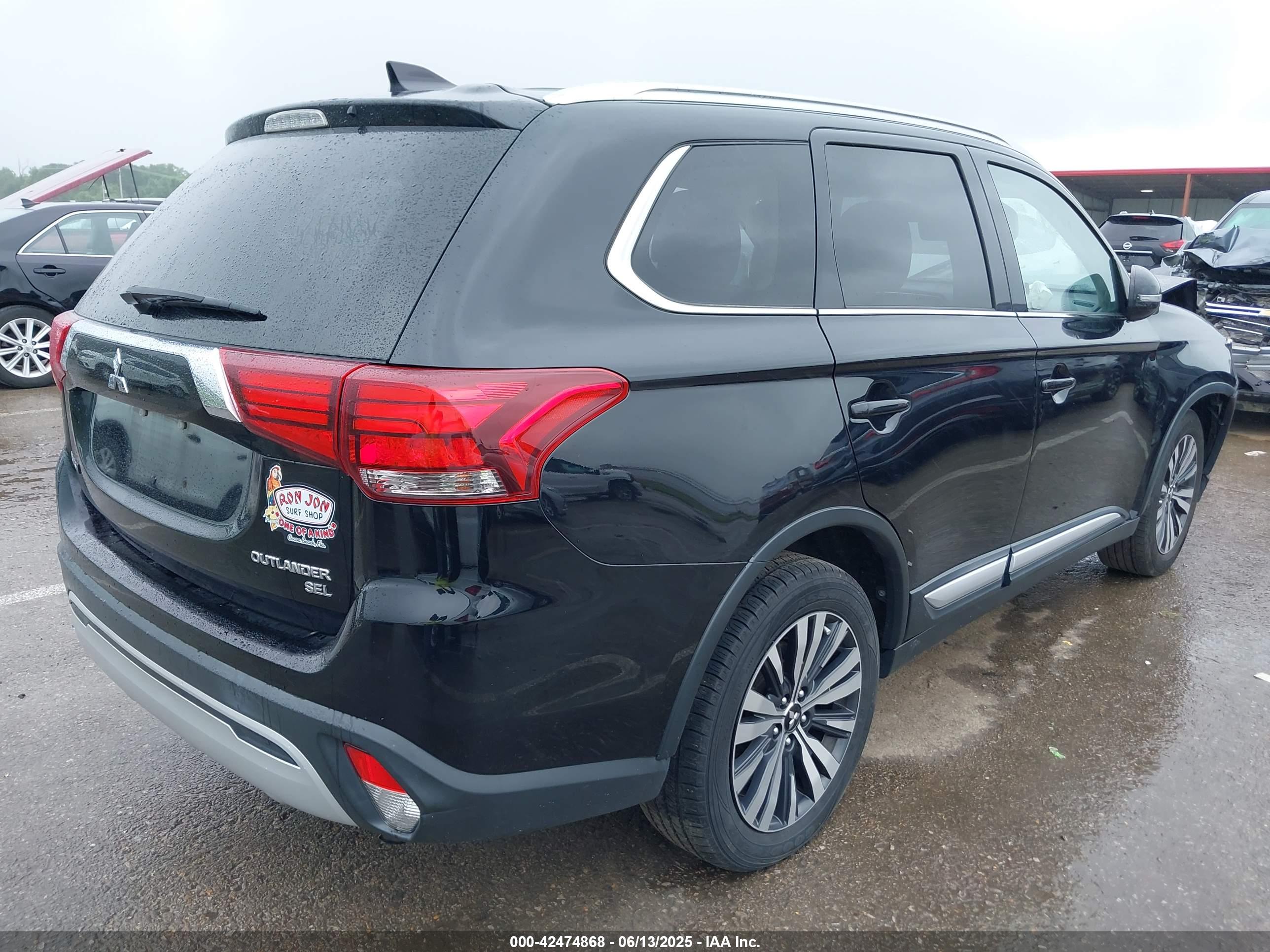 MITSUBISHI OUTLANDER image 4