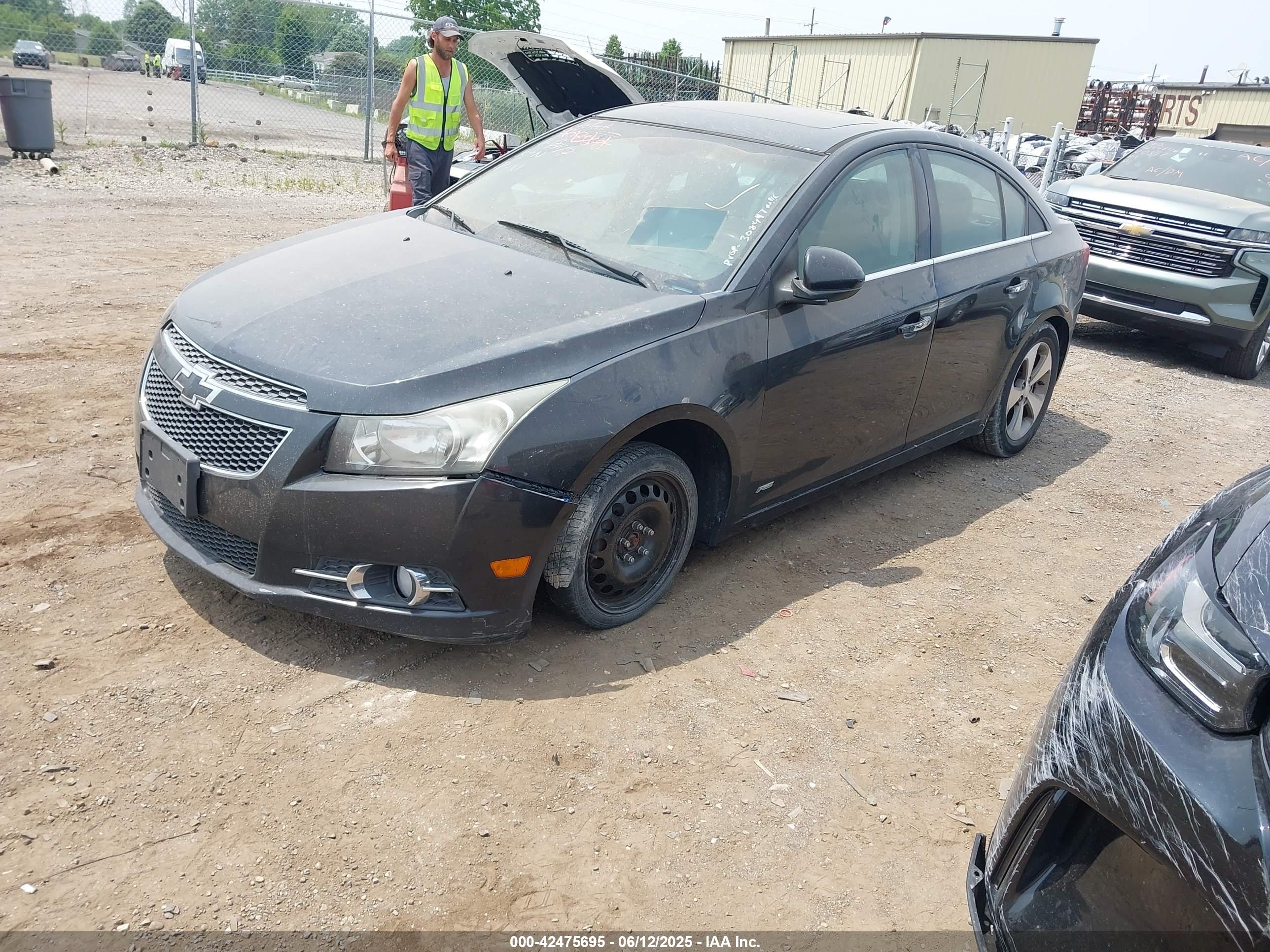 CHEVROLET CRUZE image 2