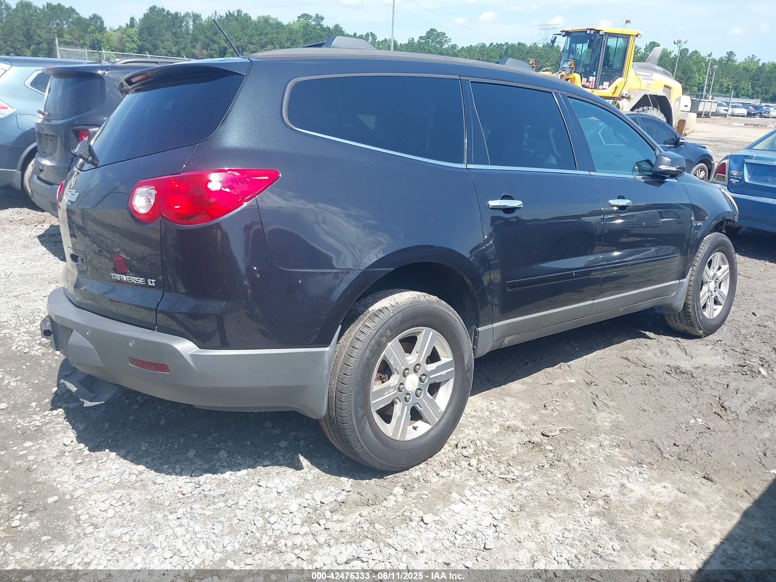CHEVROLET TRAVERSE image 4