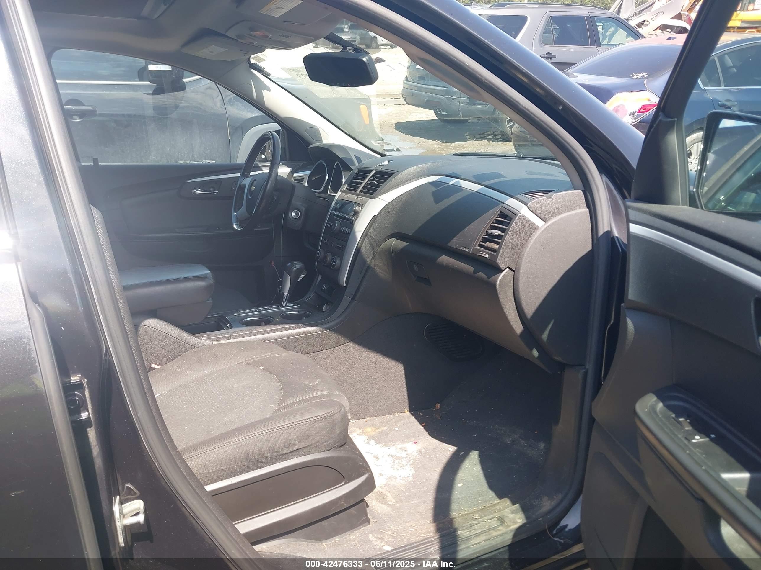 CHEVROLET TRAVERSE image 5