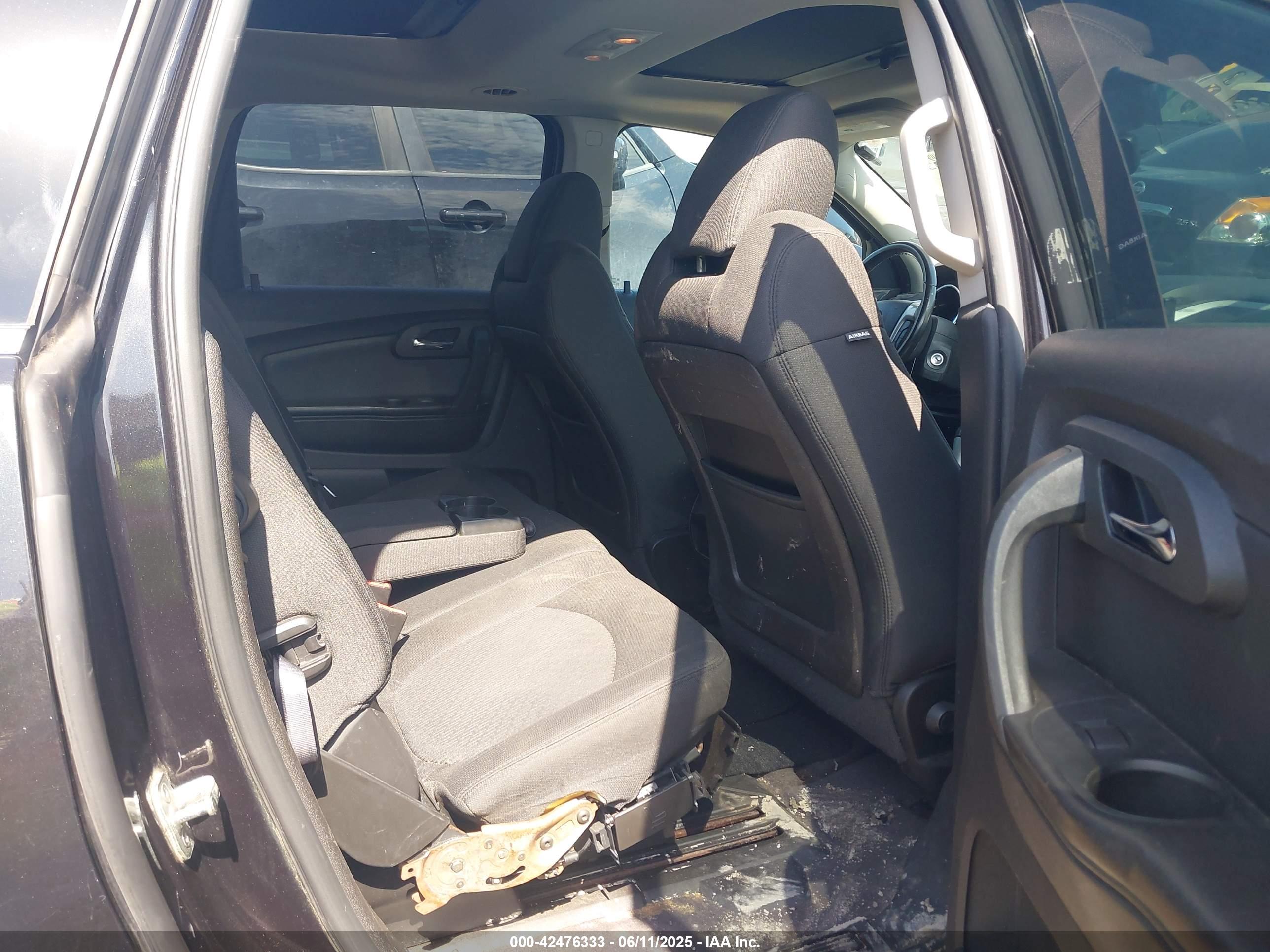 CHEVROLET TRAVERSE image 8