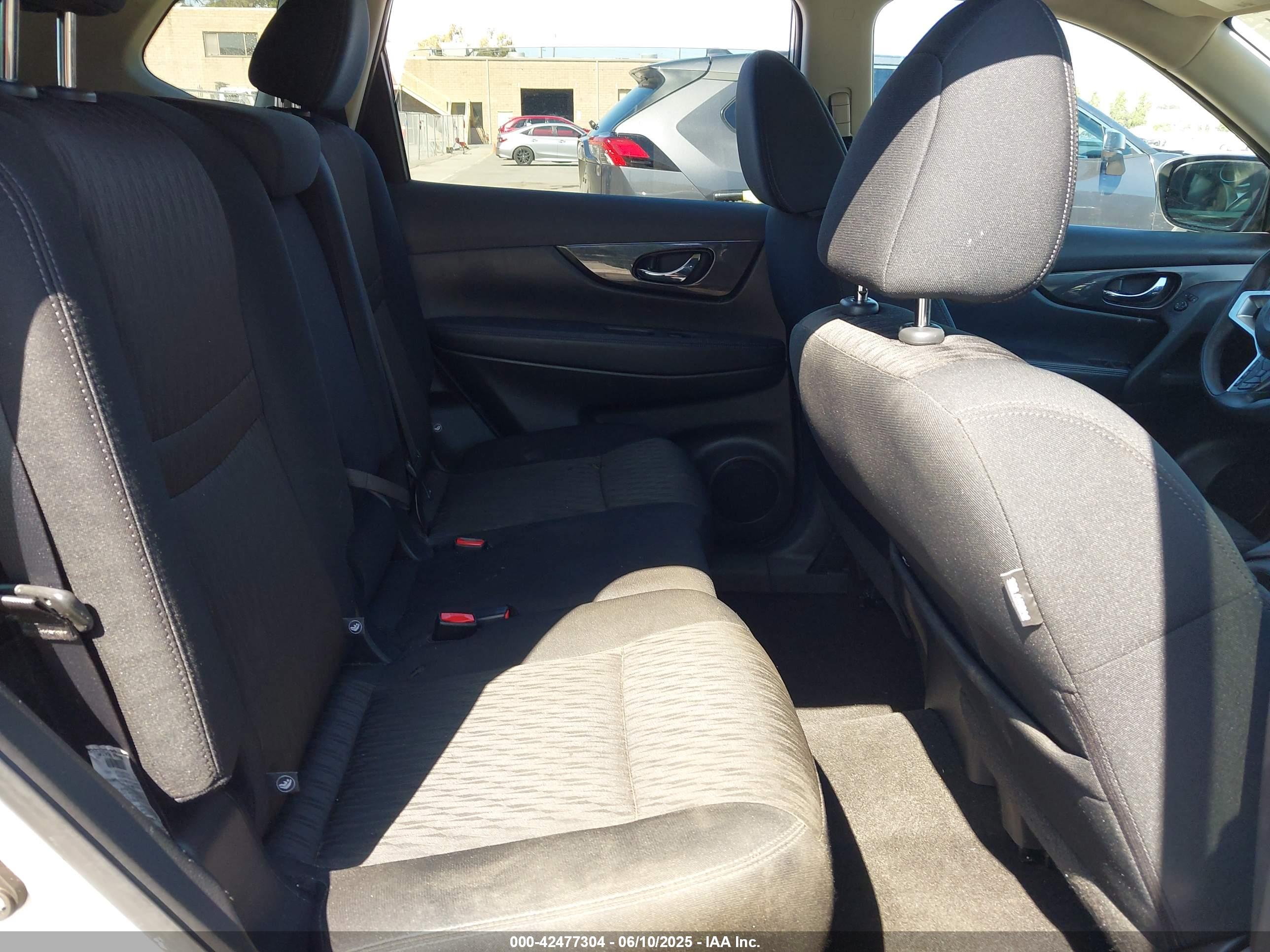 NISSAN ROGUE image 8