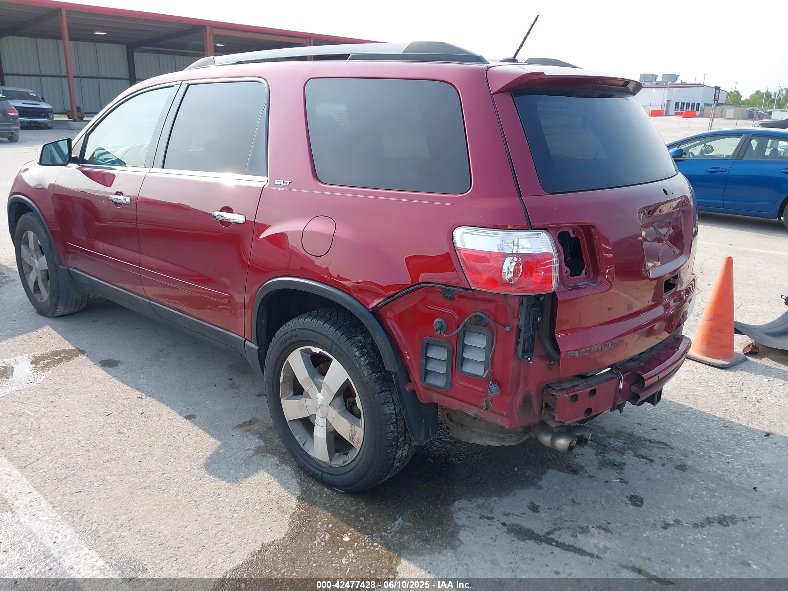 GMC ACADIA image 3