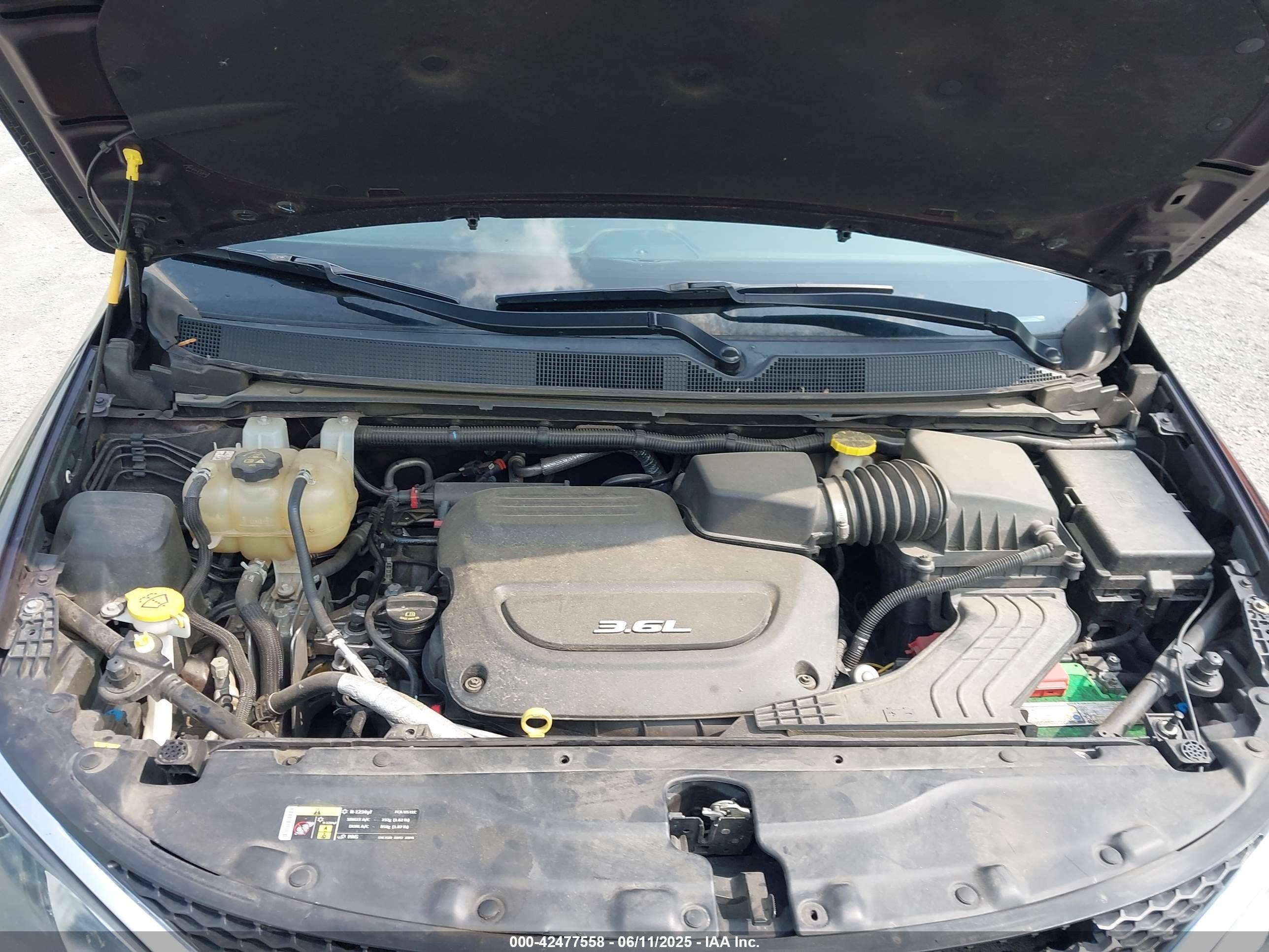 CHRYSLER PACIFICA image 10