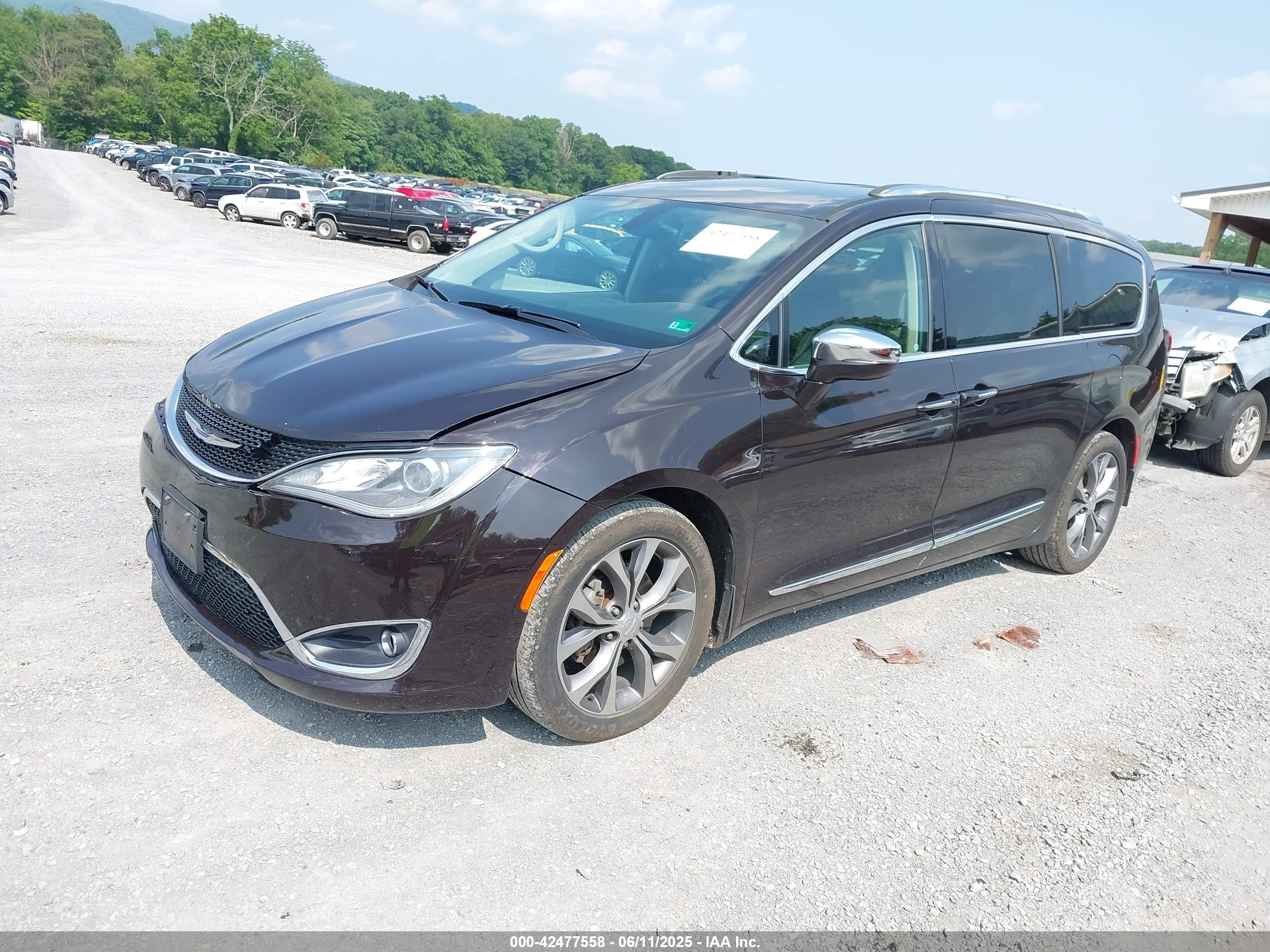 CHRYSLER PACIFICA image 2