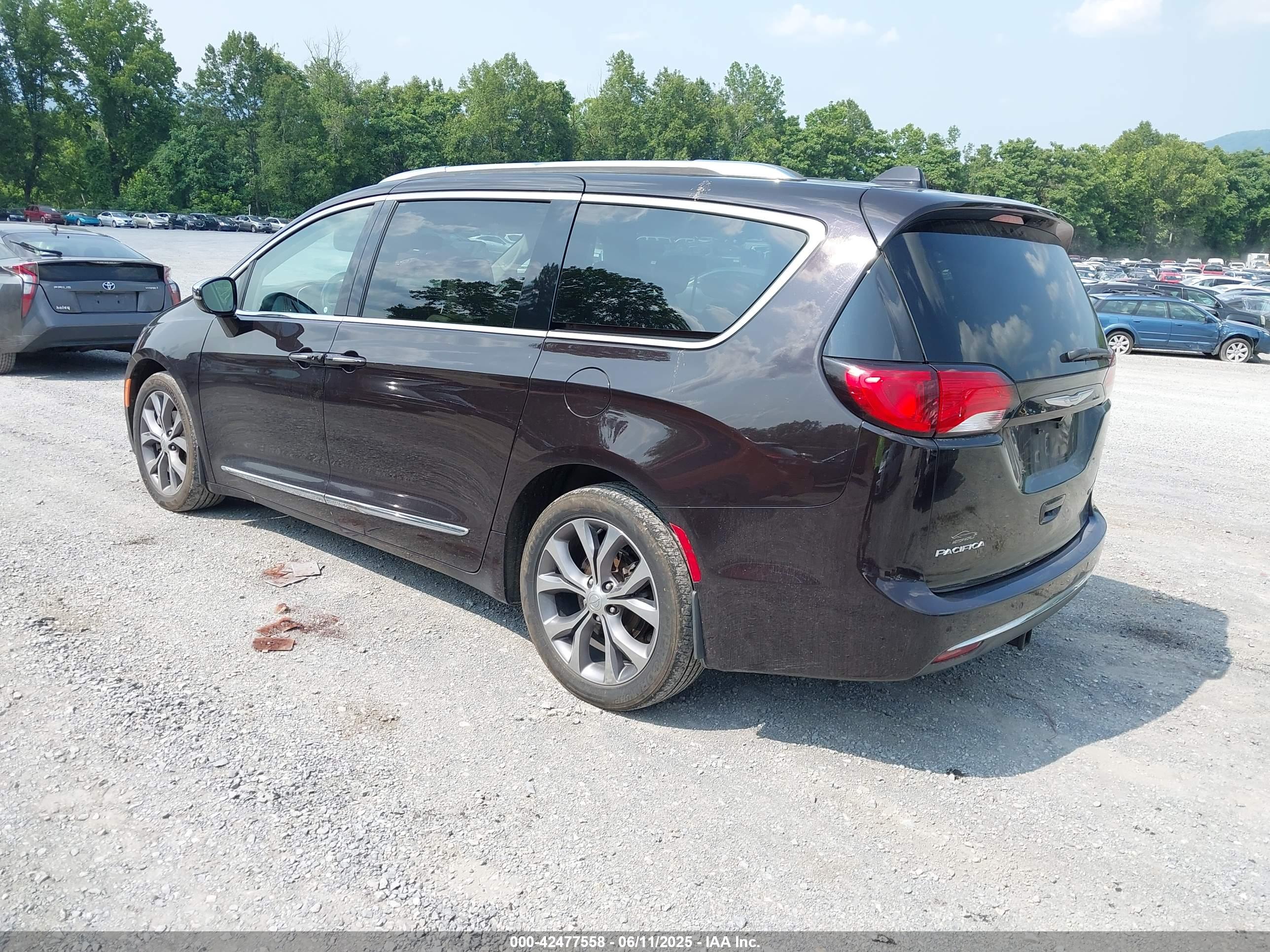 CHRYSLER PACIFICA image 3