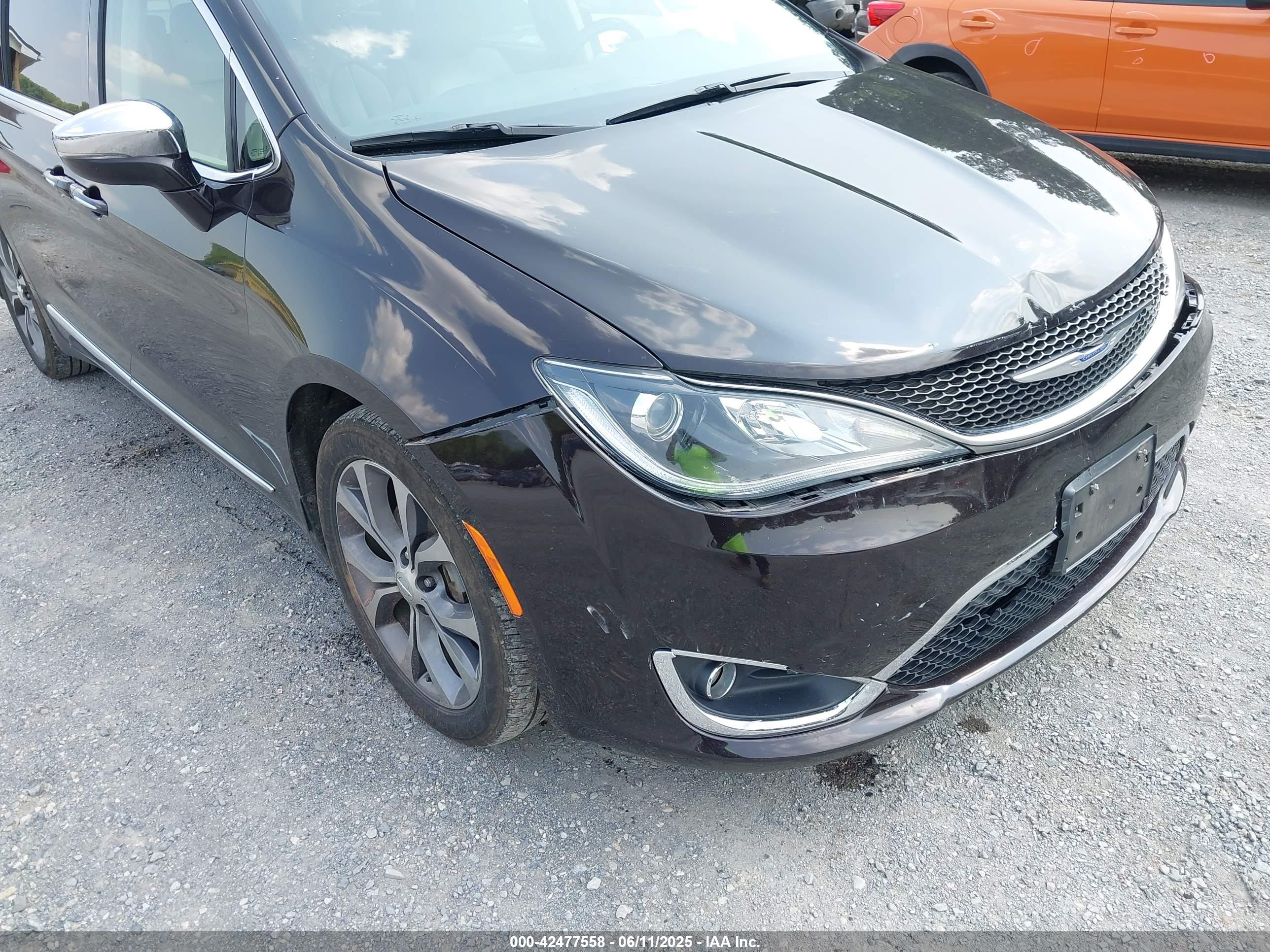 CHRYSLER PACIFICA image 6