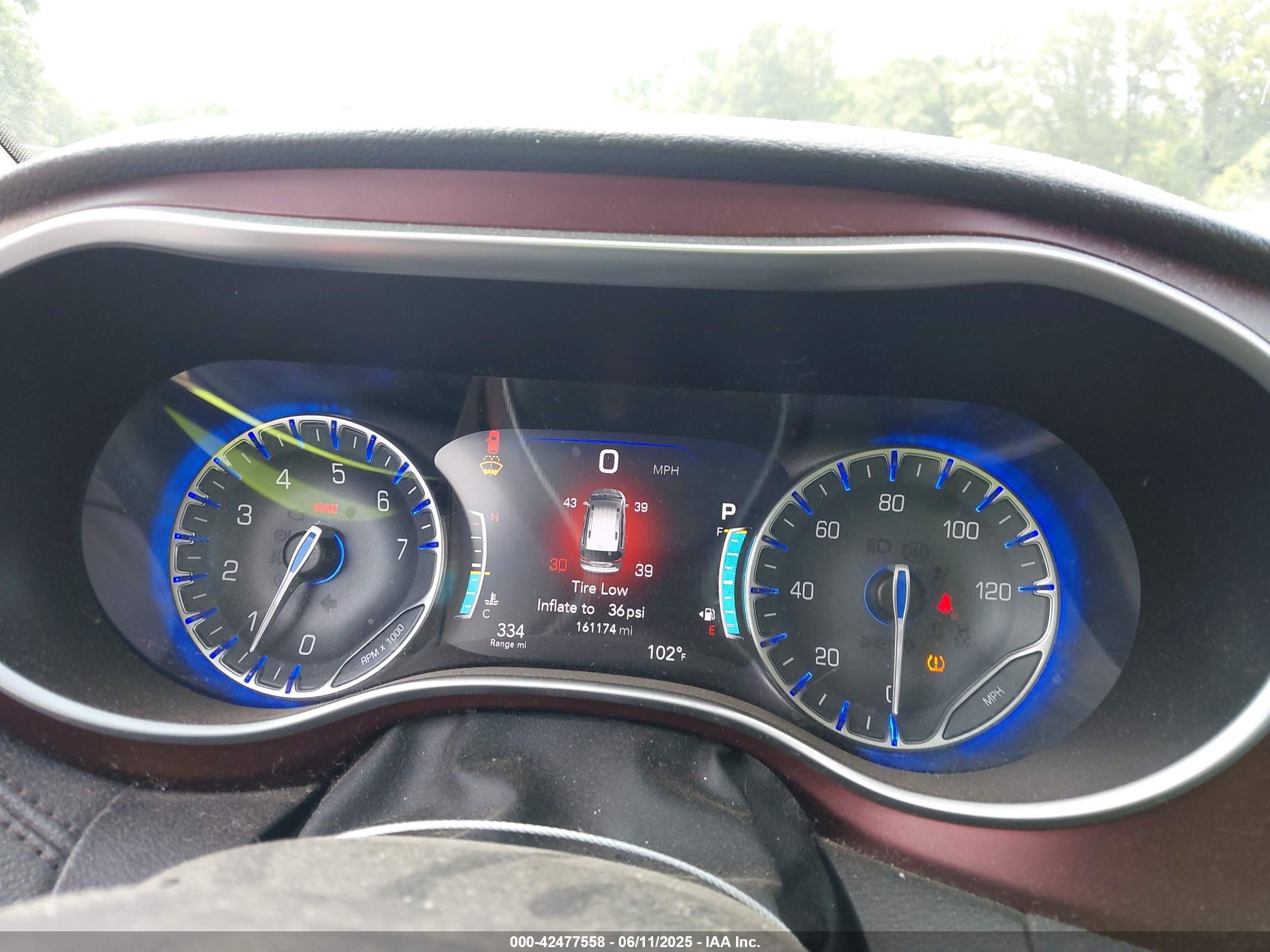 CHRYSLER PACIFICA image 7