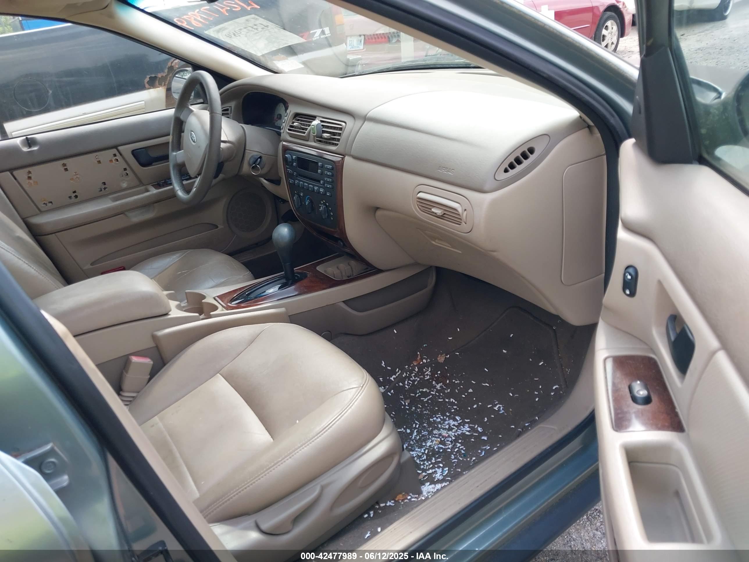 FORD TAURUS image 5