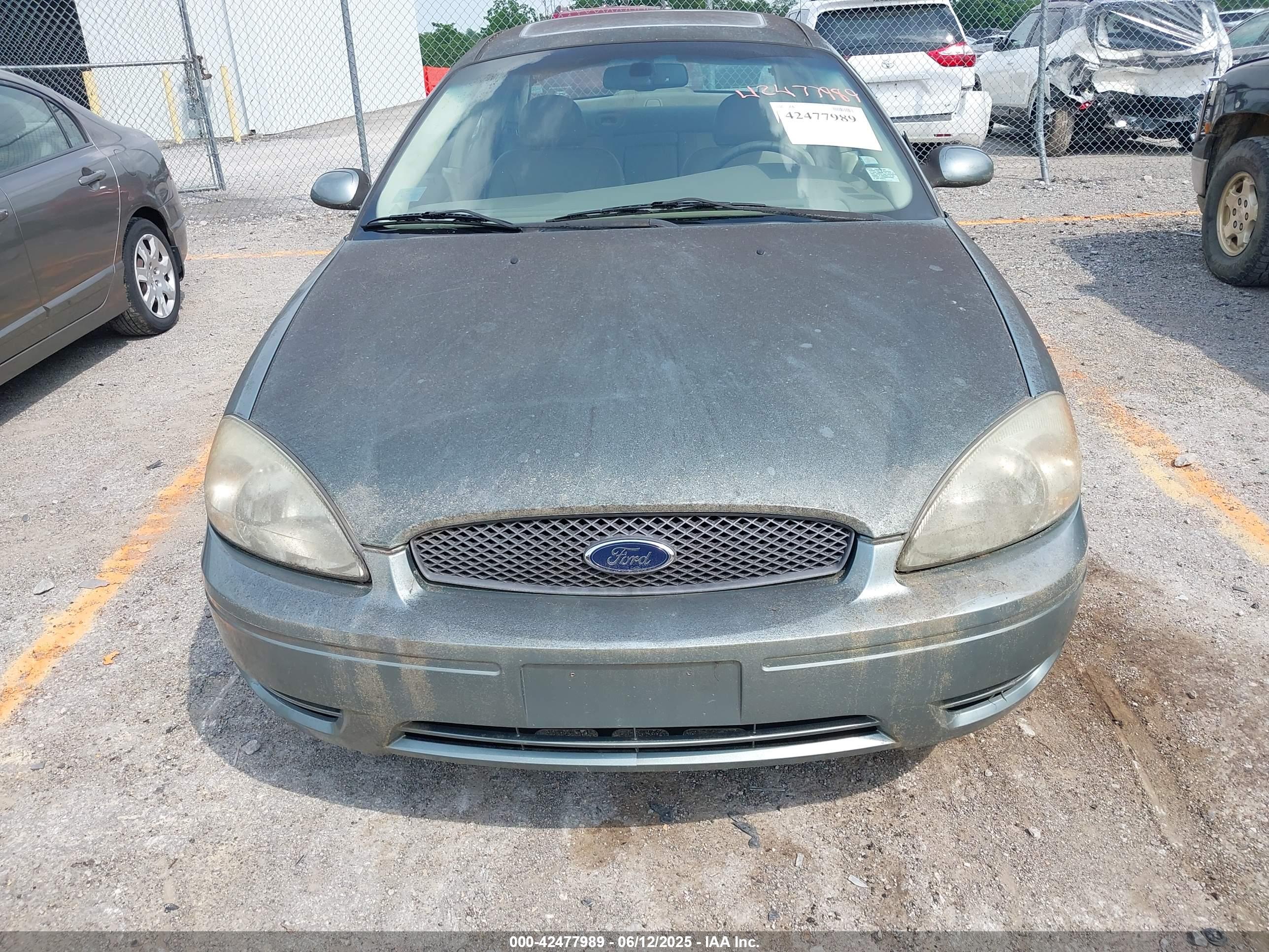 FORD TAURUS image 6