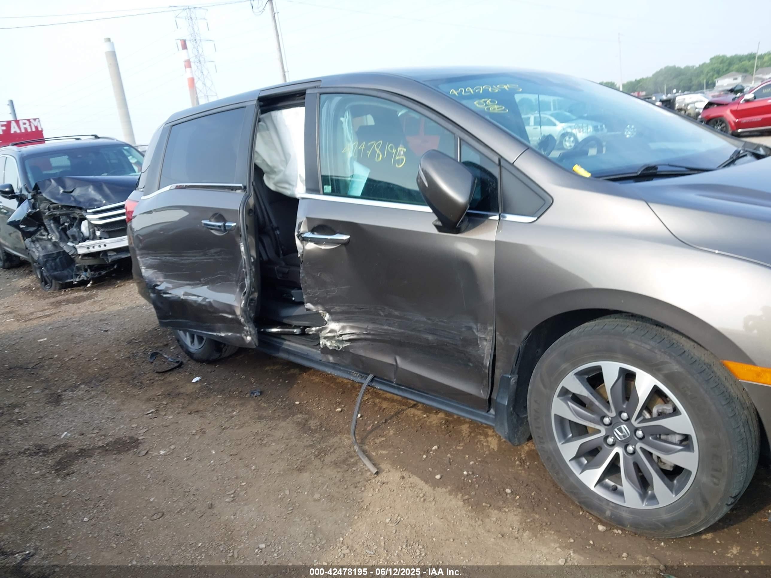 HONDA ODYSSEY image 6