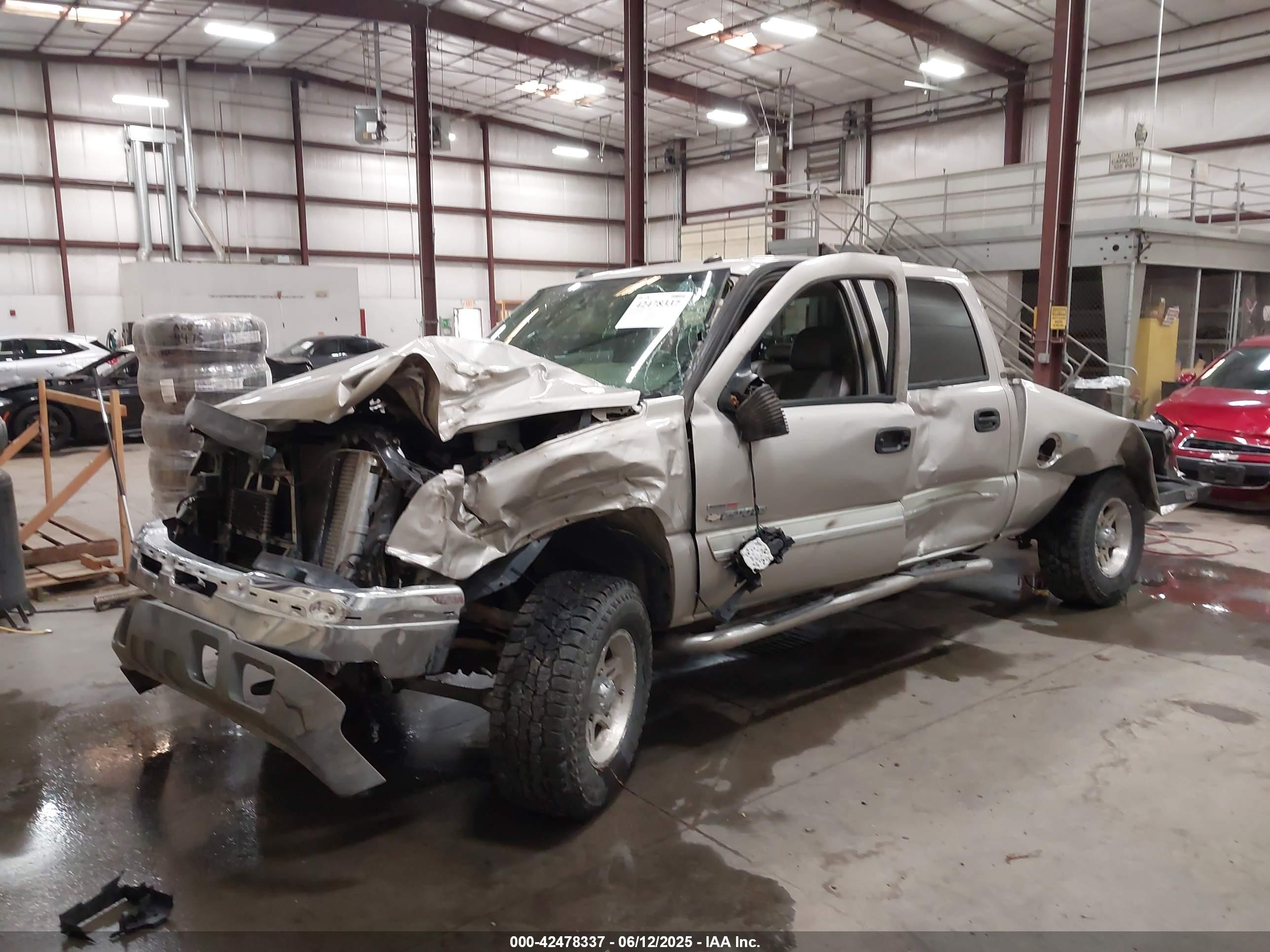 CHEVROLET SILVERADO image 2
