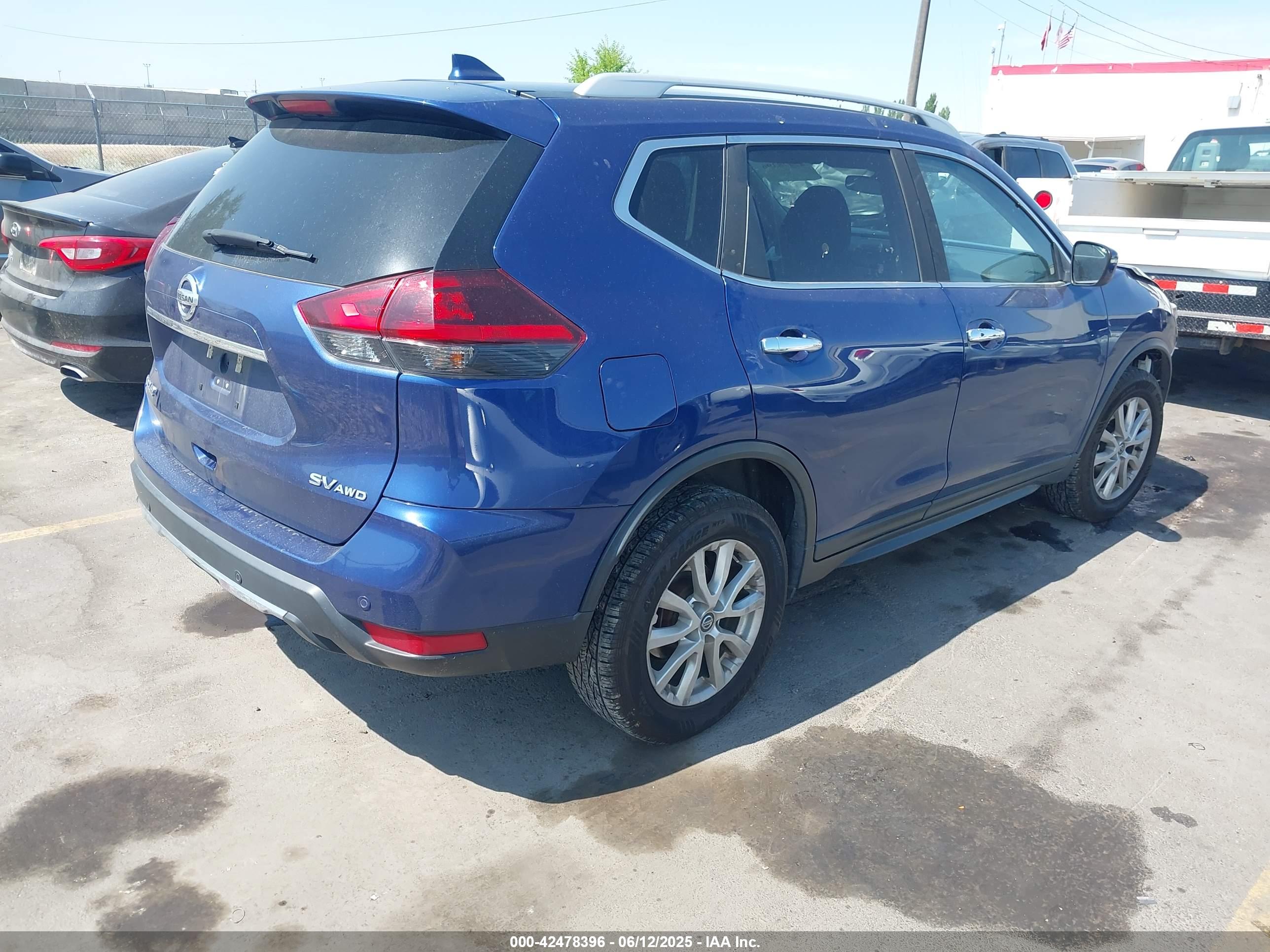 NISSAN ROGUE image 4