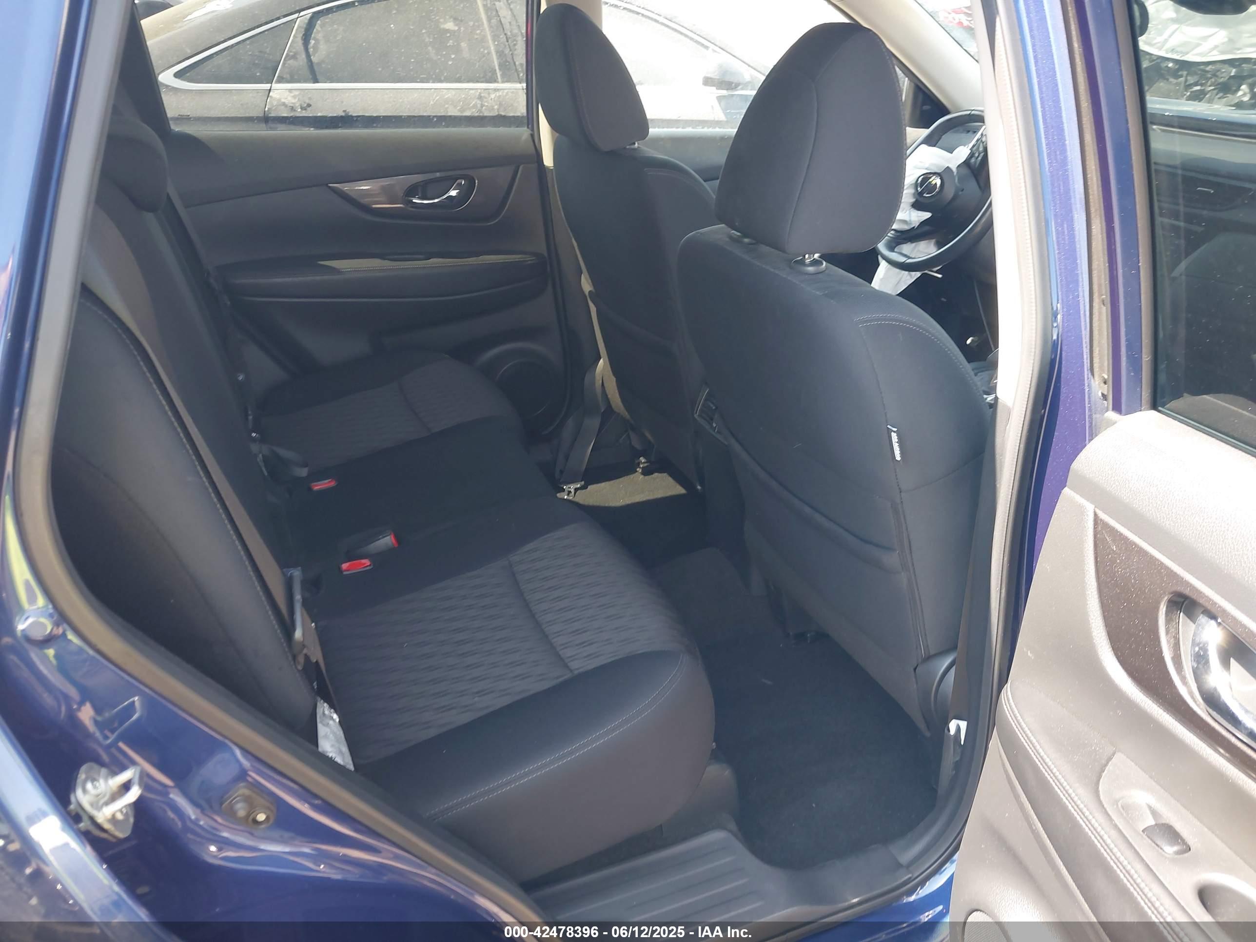 NISSAN ROGUE image 8