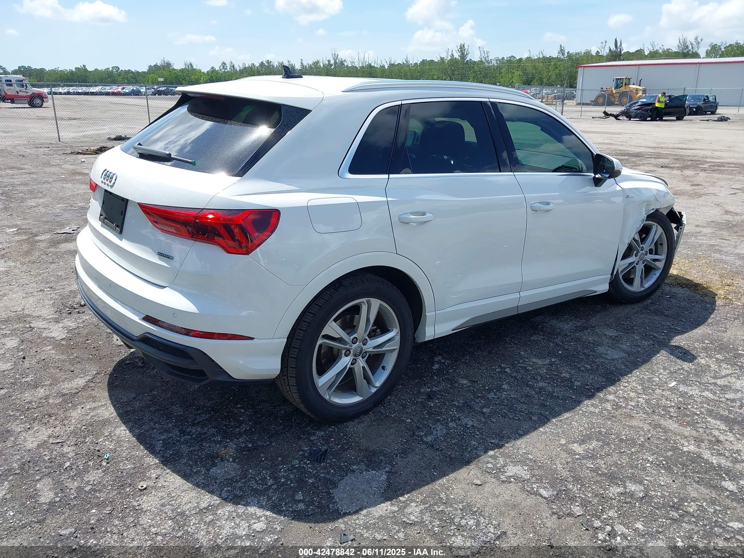 AUDI Q3 image 4