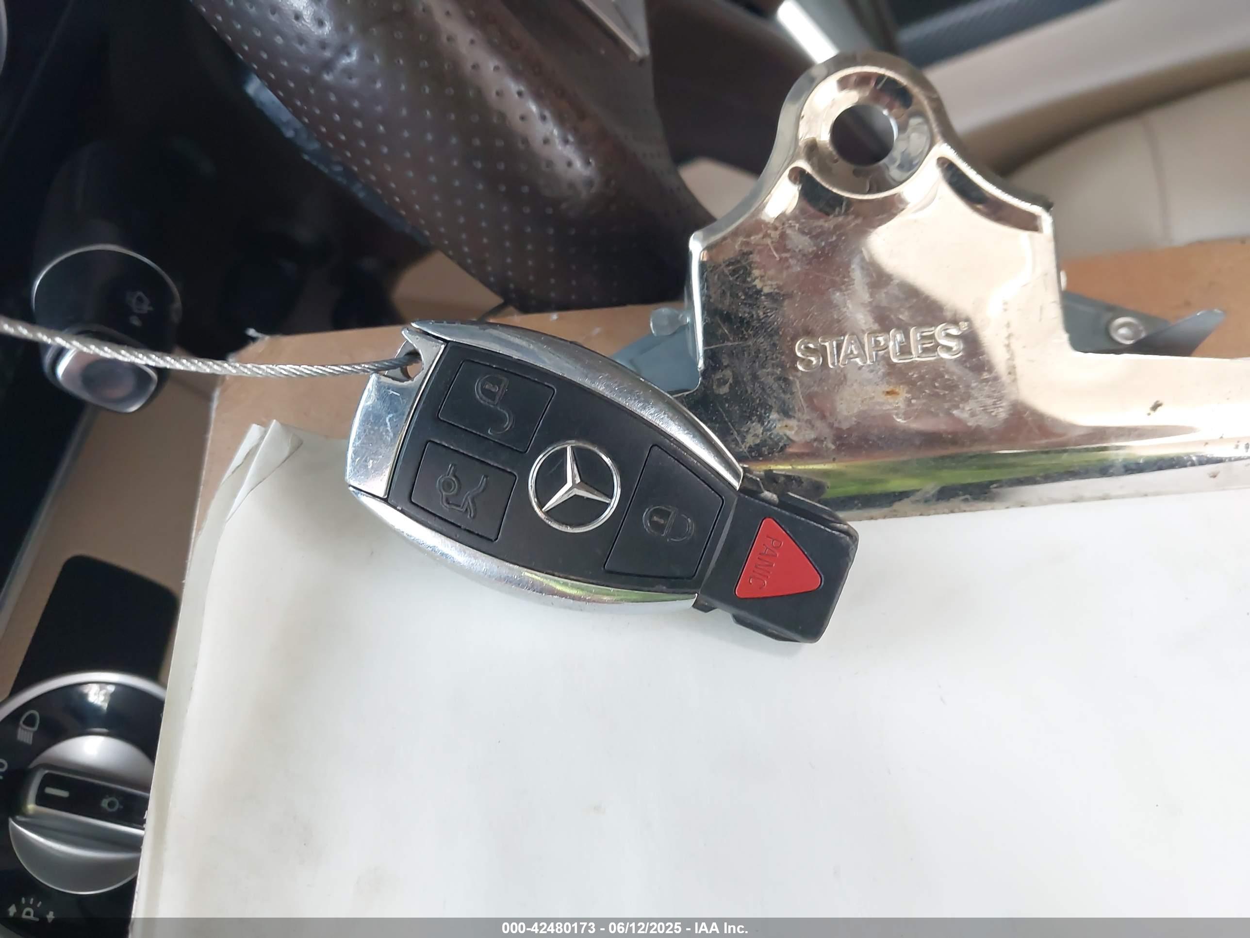 MERCEDES-BENZ E image 11