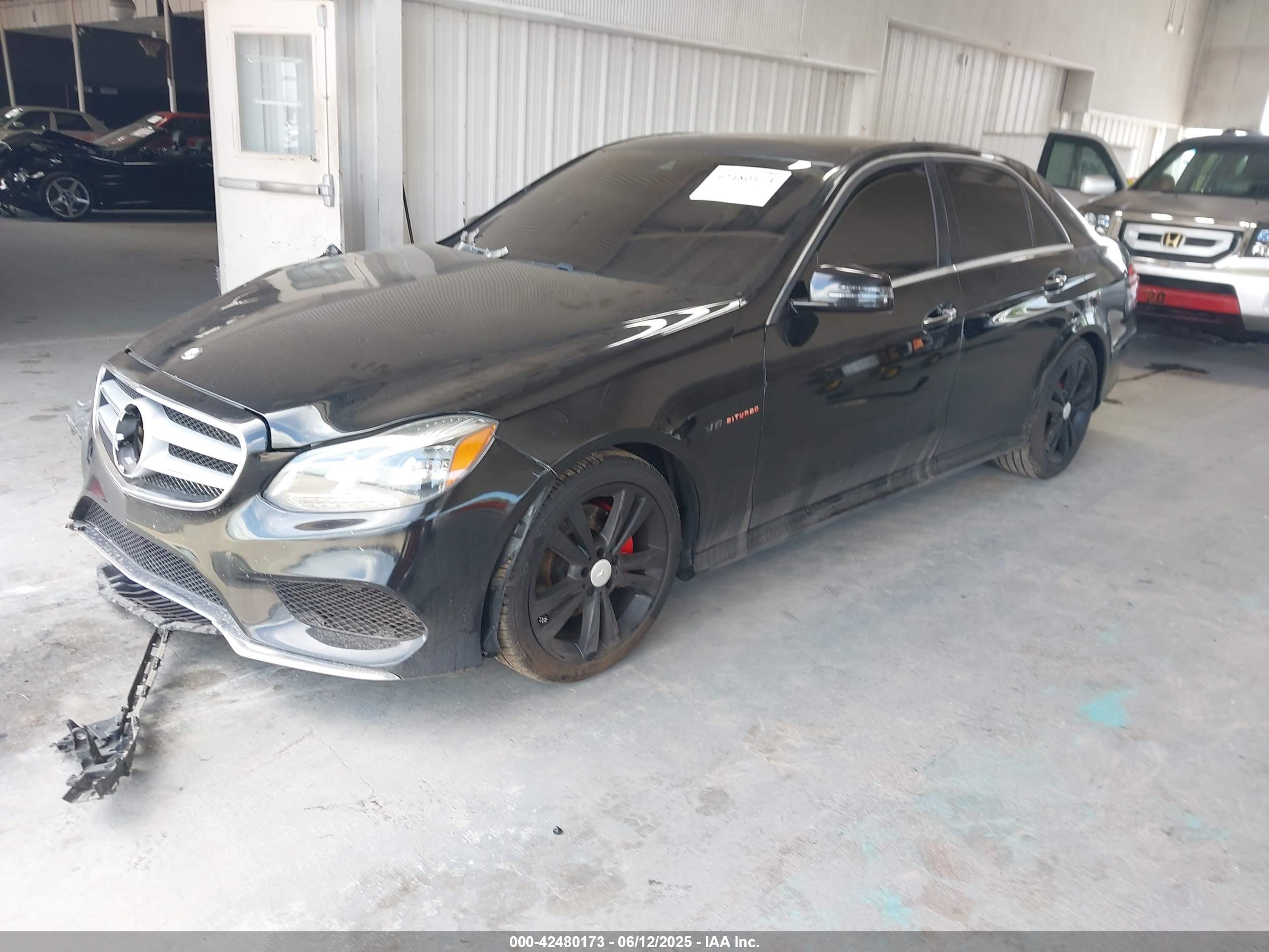 MERCEDES-BENZ E image 2